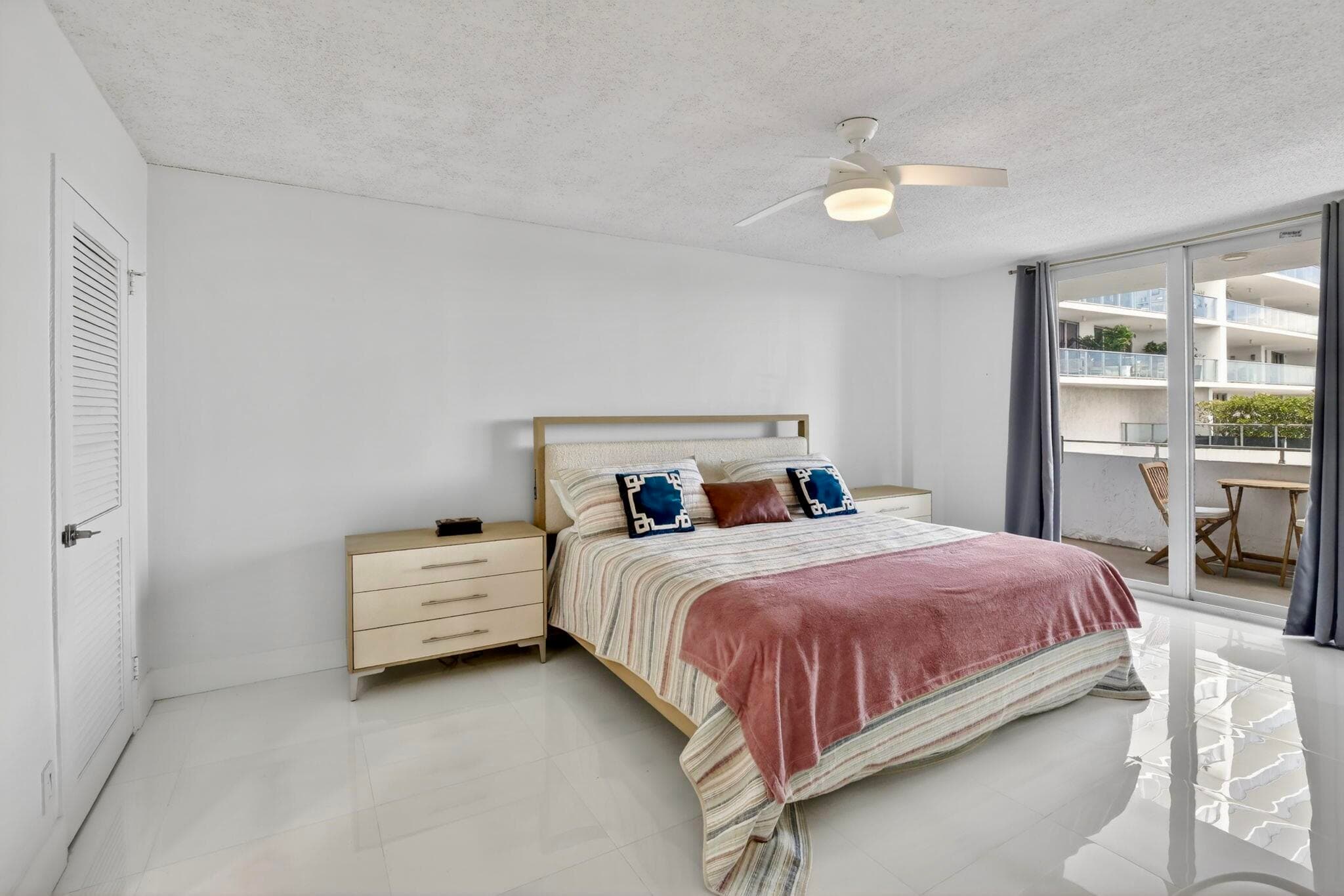 1170 N Federal Highway 501, Fort Lauderdale, FL 33304 — photo 28 of 82