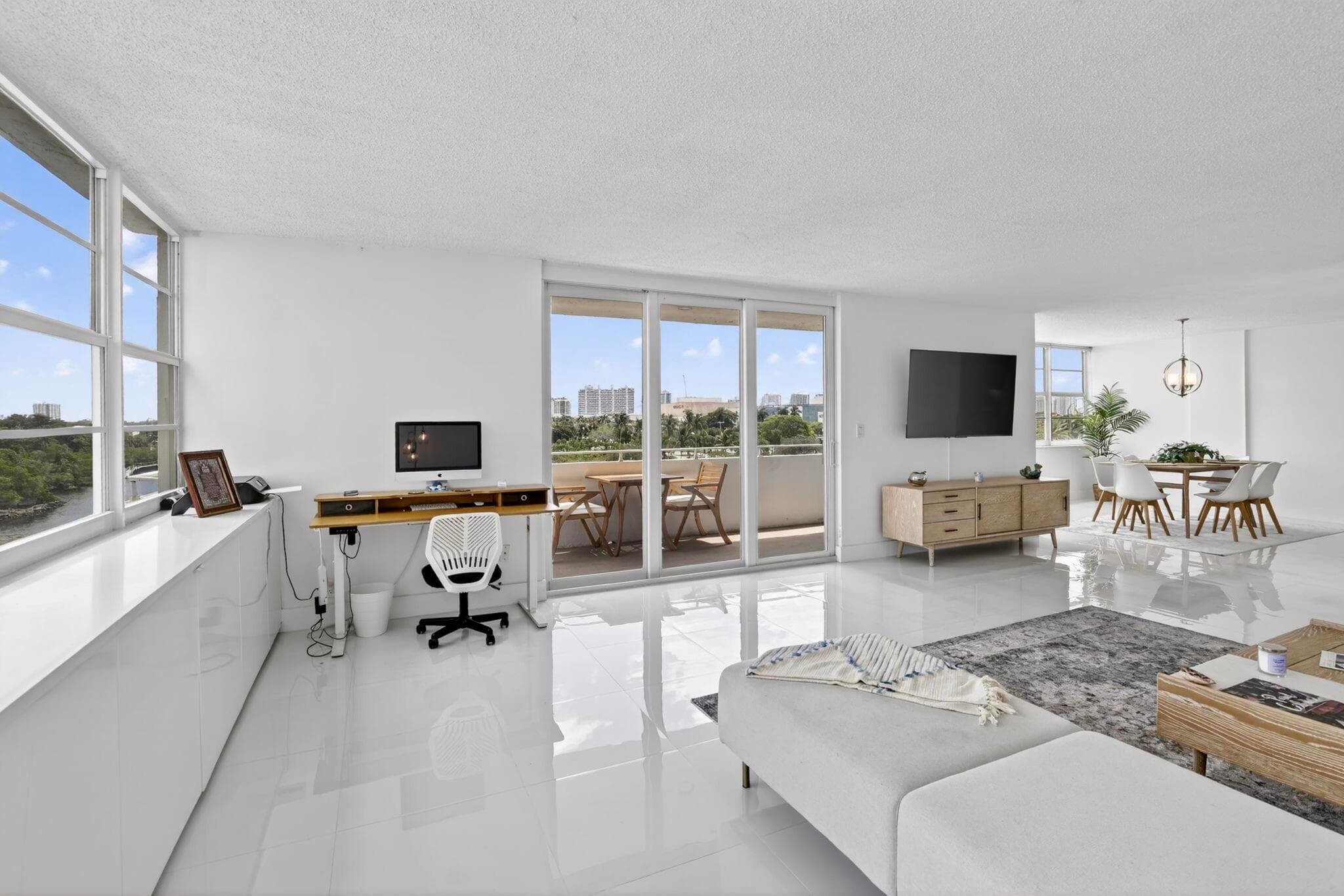 1170 N Federal Highway 501, Fort Lauderdale, FL 33304 — photo 12 of 82