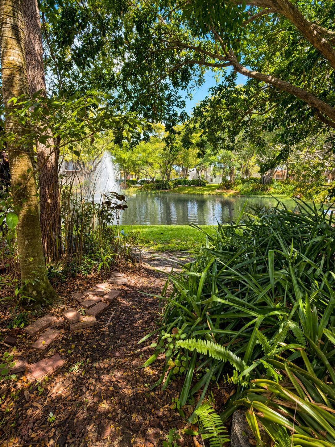 701 E Coco Plum Circle 2, Plantation, FL 33324 — photo 2 of 9
