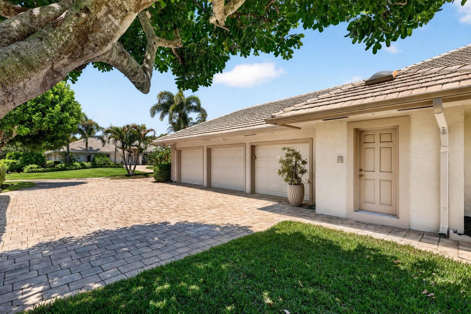 6711 SE Barrington Drive, Stuart, FL 34997 — photo 8 of 73