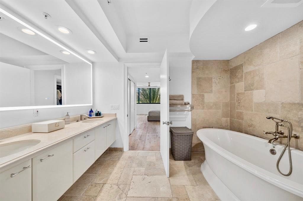 333 Las Olas Way 404, Fort Lauderdale, FL 33301 — photo 17 of 52