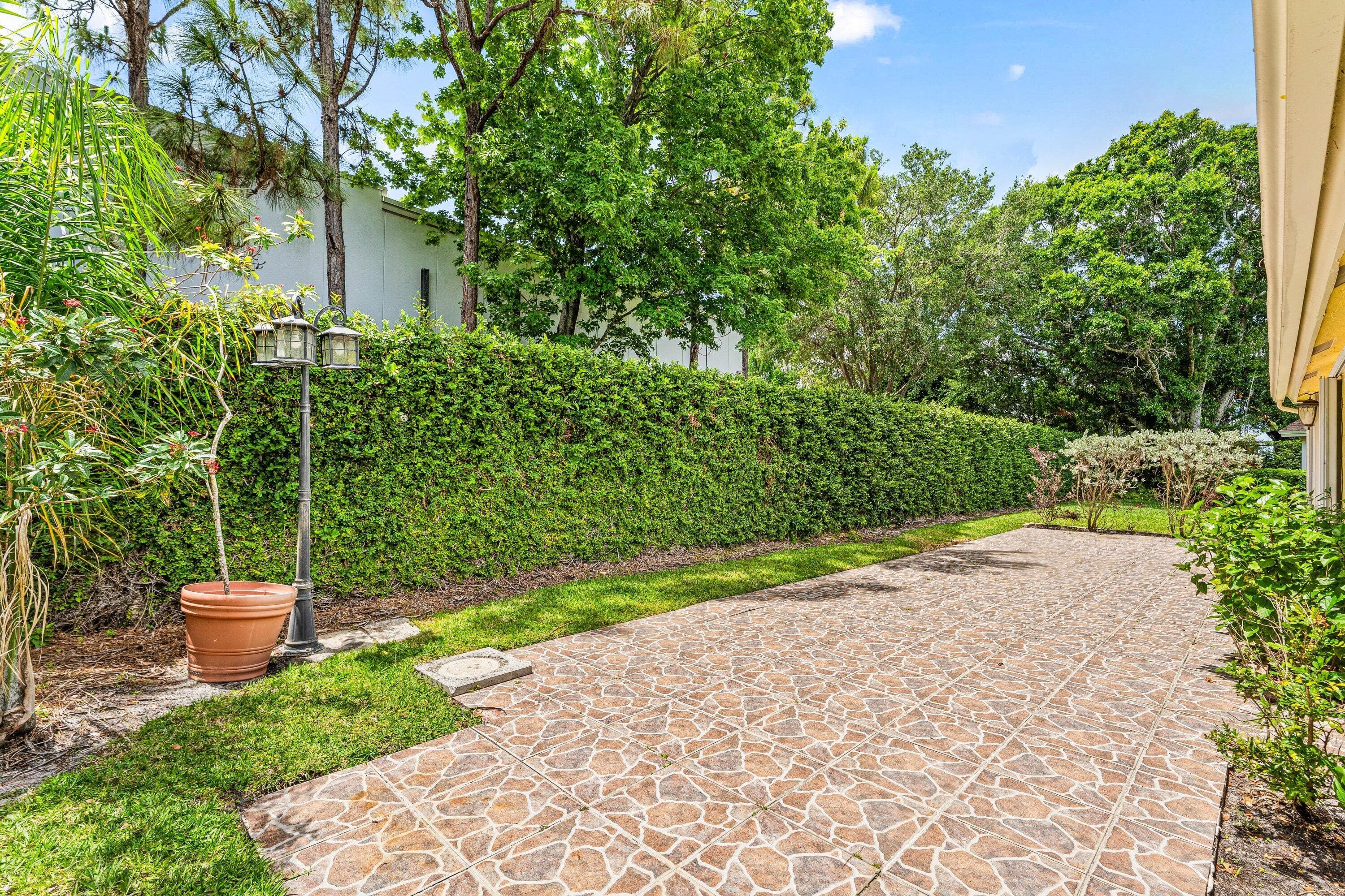 226 Moccasin Trail W, Jupiter, FL 33458 — photo 25 of 37