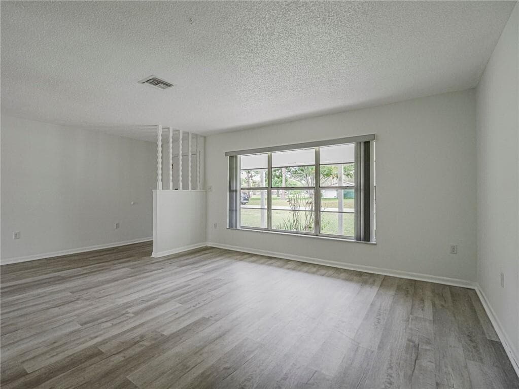 136 16th Avenue, Vero Beach, FL 32962 — photo 4 of 26
