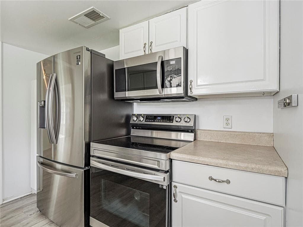 136 16th Avenue, Vero Beach, FL 32962 — photo 8 of 26