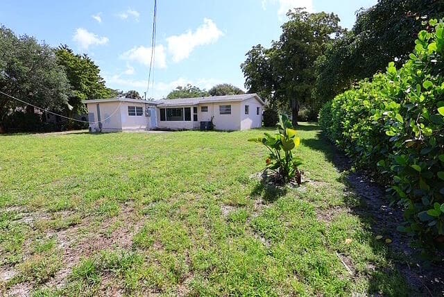 151 Henning Drive, West Palm Beach, FL 33406 — photo 5 of 22