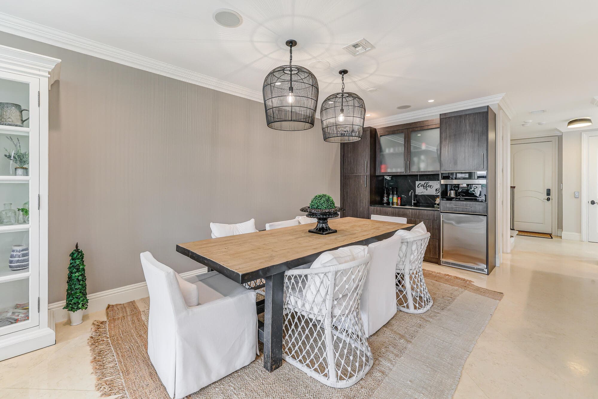 170 Isle Of Venice Drive, Fort Lauderdale, FL 33301 — photo 10 of 103