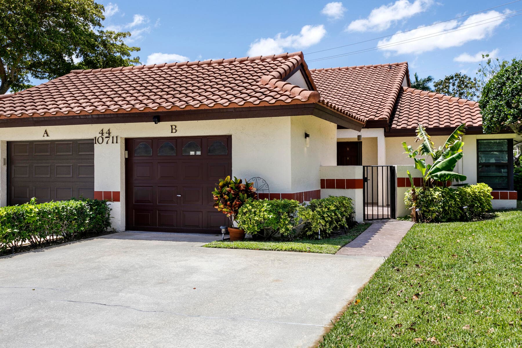 10711 Palm Leaf Drive B, Boynton Beach, FL 33437 — photo 1 of 30