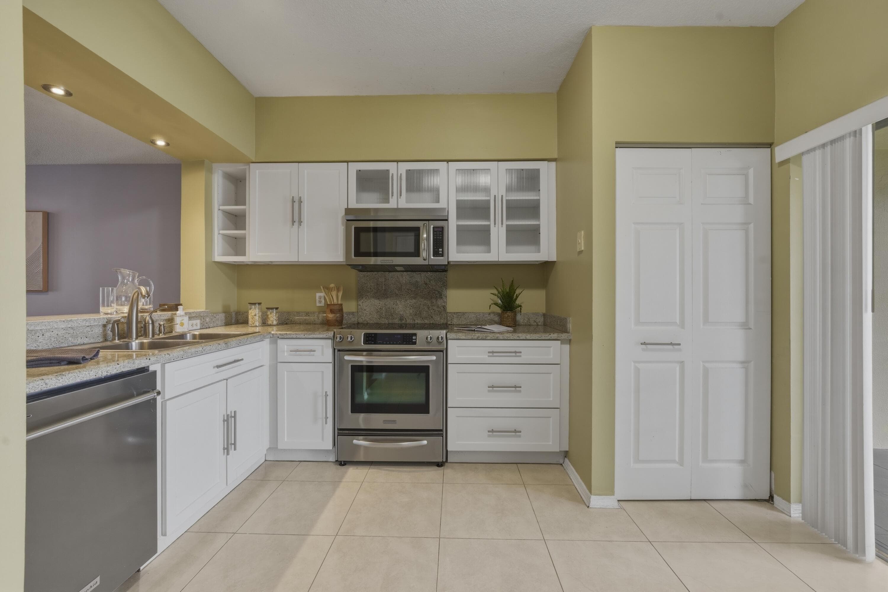 16635 Hemingway Drive, Weston, FL 33326 — photo 10 of 28
