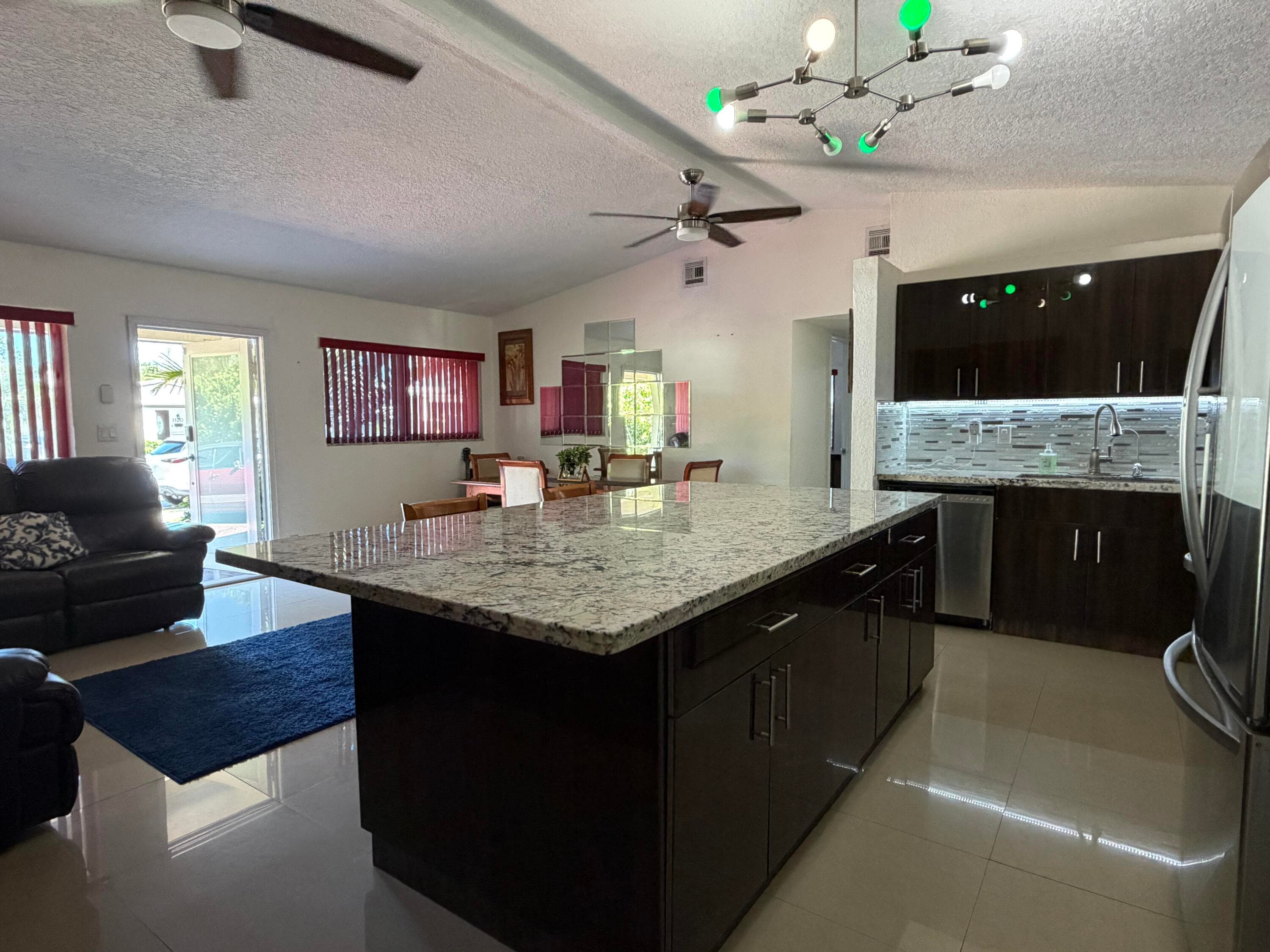 1117 SW 22nd Avenue, Fort Lauderdale, FL 33312 — photo 7 of 28