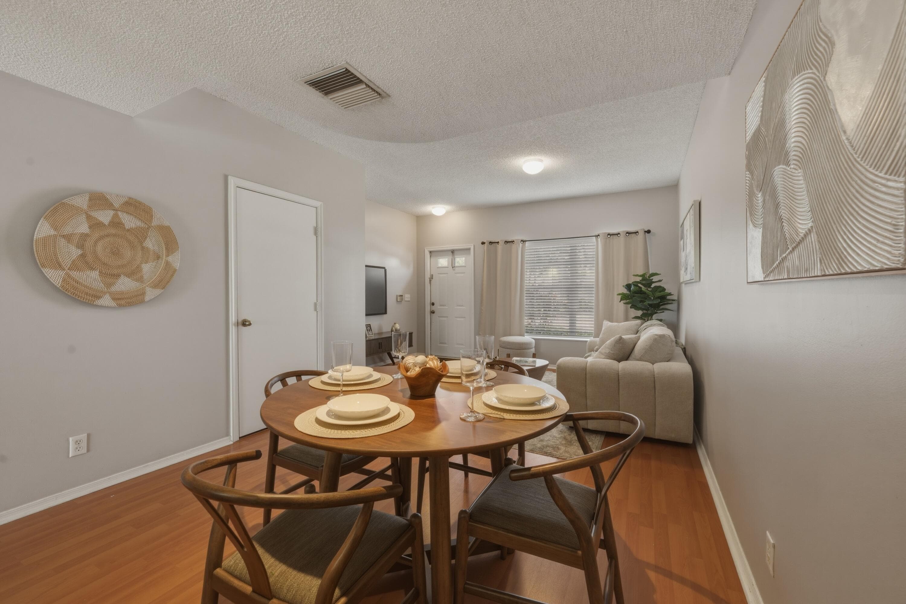 16635 Hemingway Drive, Weston, FL 33326 — photo 6 of 28