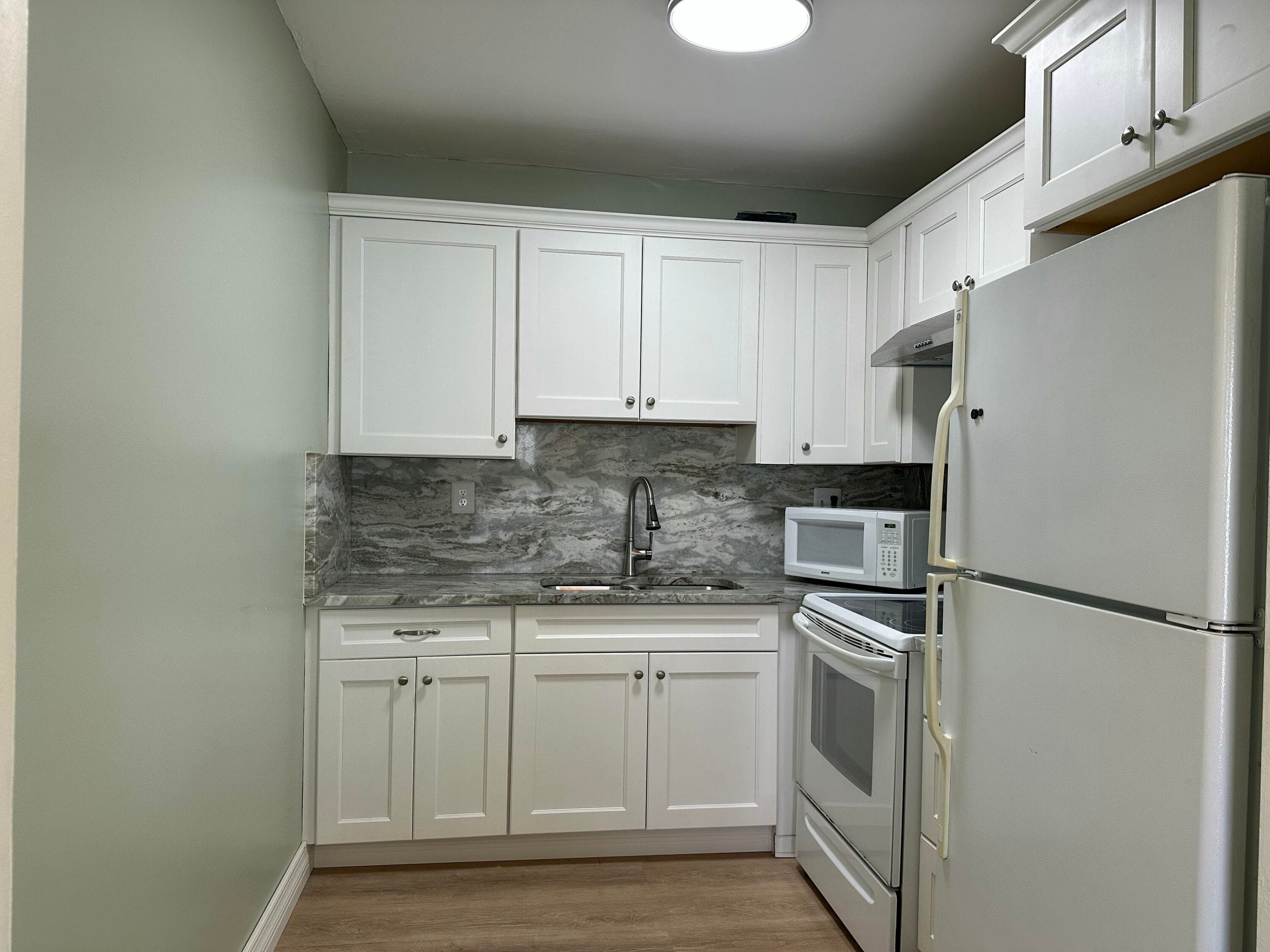 2381 Sunset Avenue 216, Lake Worth, FL 33461 — photo 14 of 52