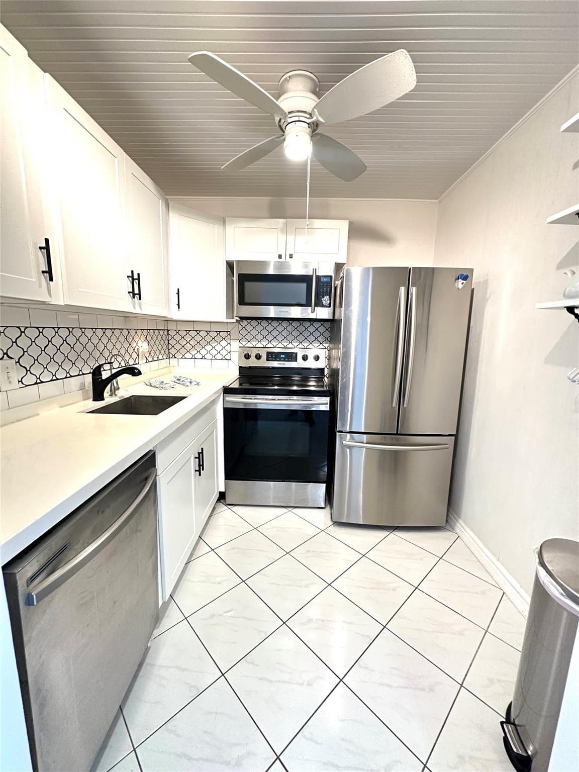 131 Oakridge J 131, Deerfield Beach, FL 33442 — photo 7 of 60