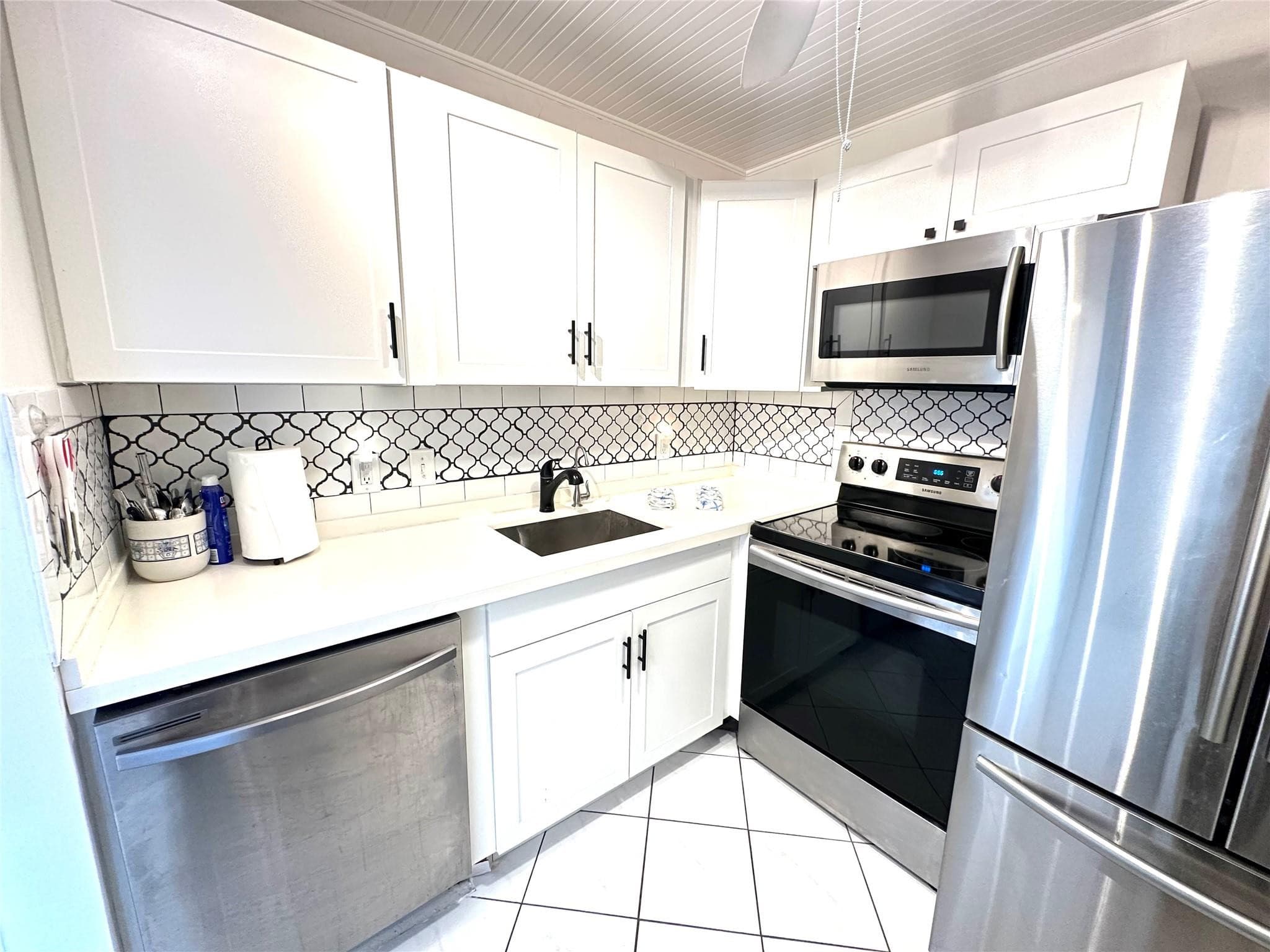 131 Oakridge J 131, Deerfield Beach, FL 33442 — photo 8 of 60