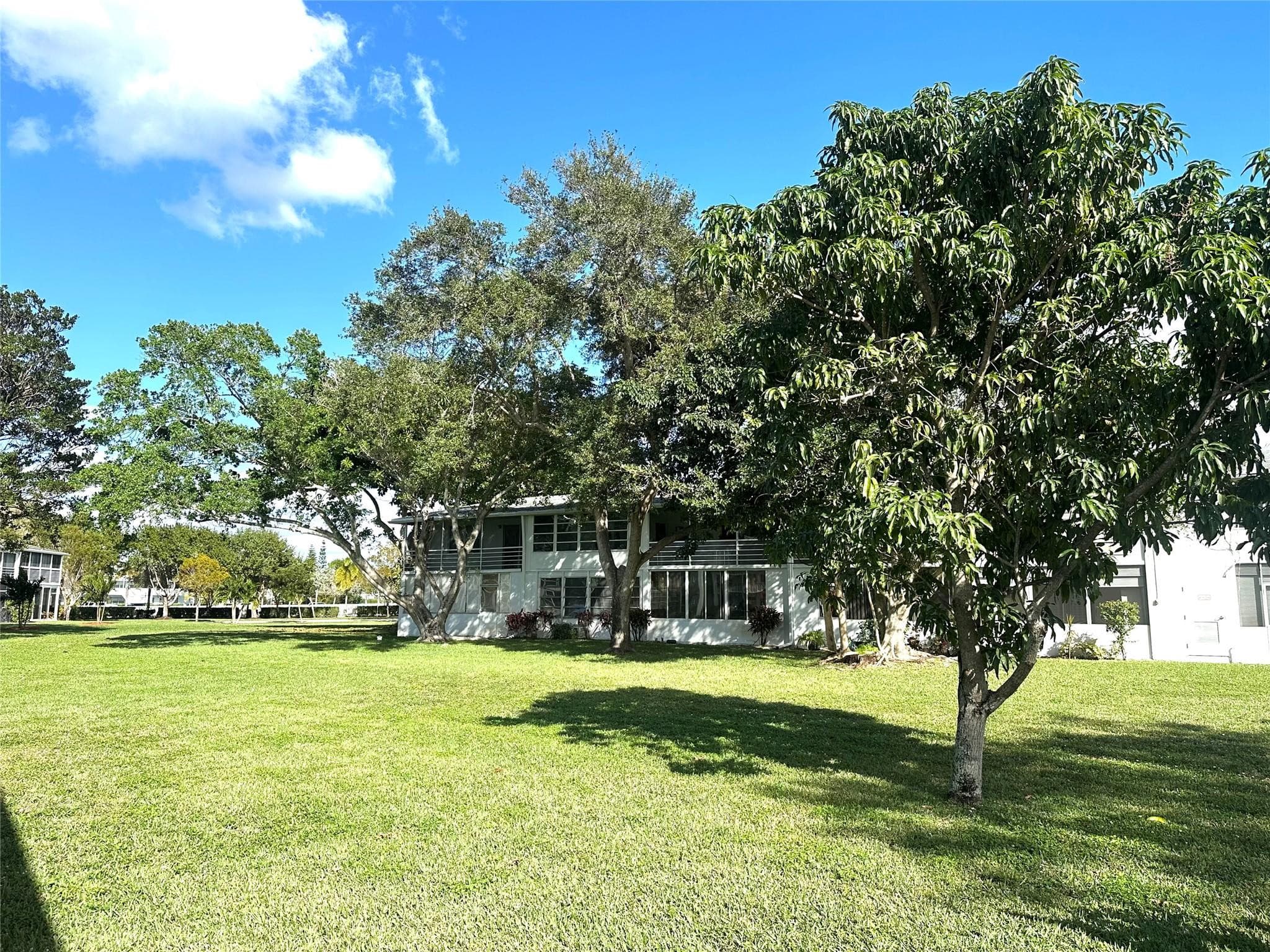 131 Oakridge J 131, Deerfield Beach, FL 33442 — photo 23 of 60