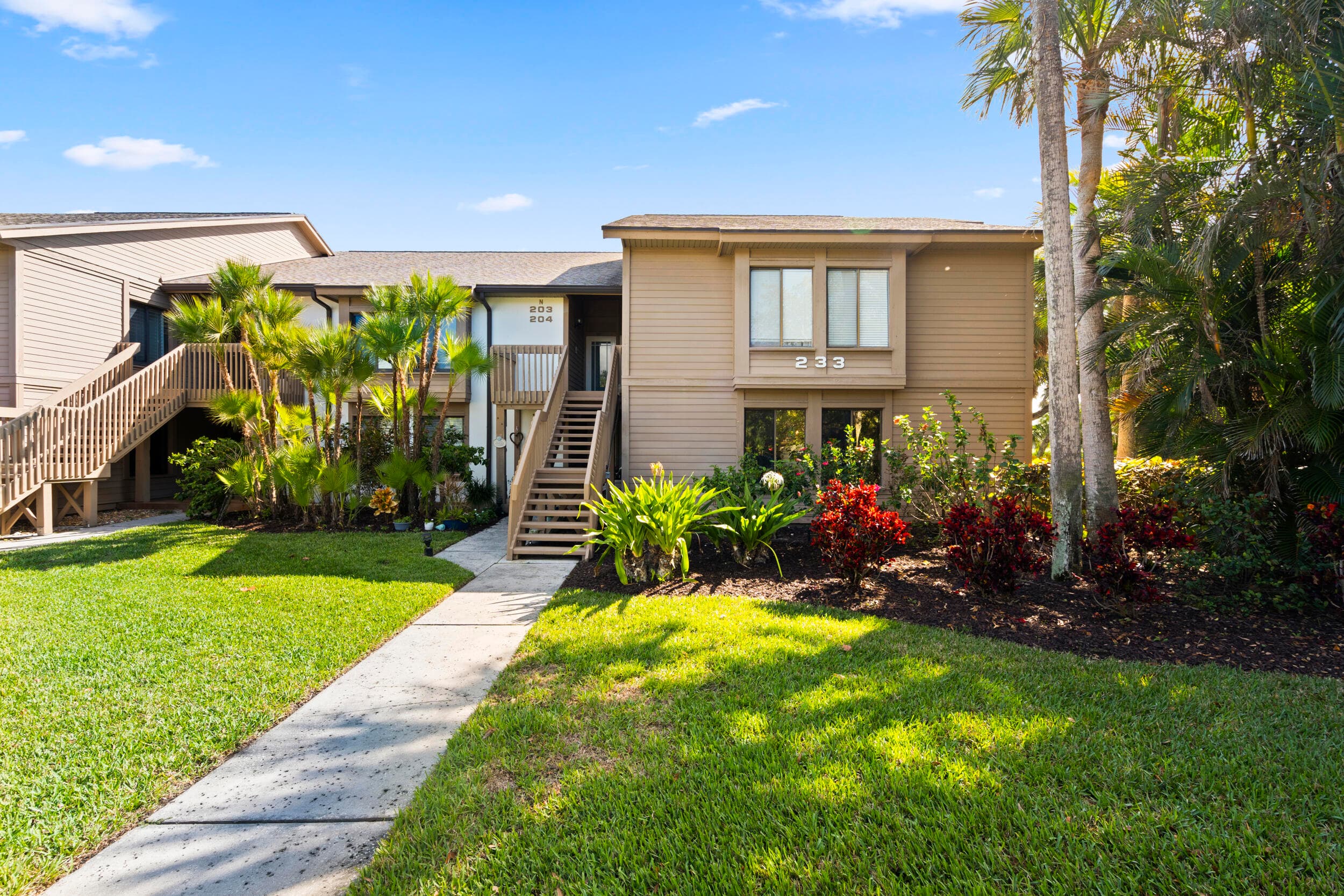 233 NE Edgewater Drive 104, Hutchinson Island, FL 34996 — photo 2 of 40