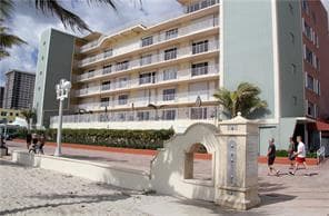 300 Oregon Street 409, Hollywood, FL 33019 — photo 1 of 17