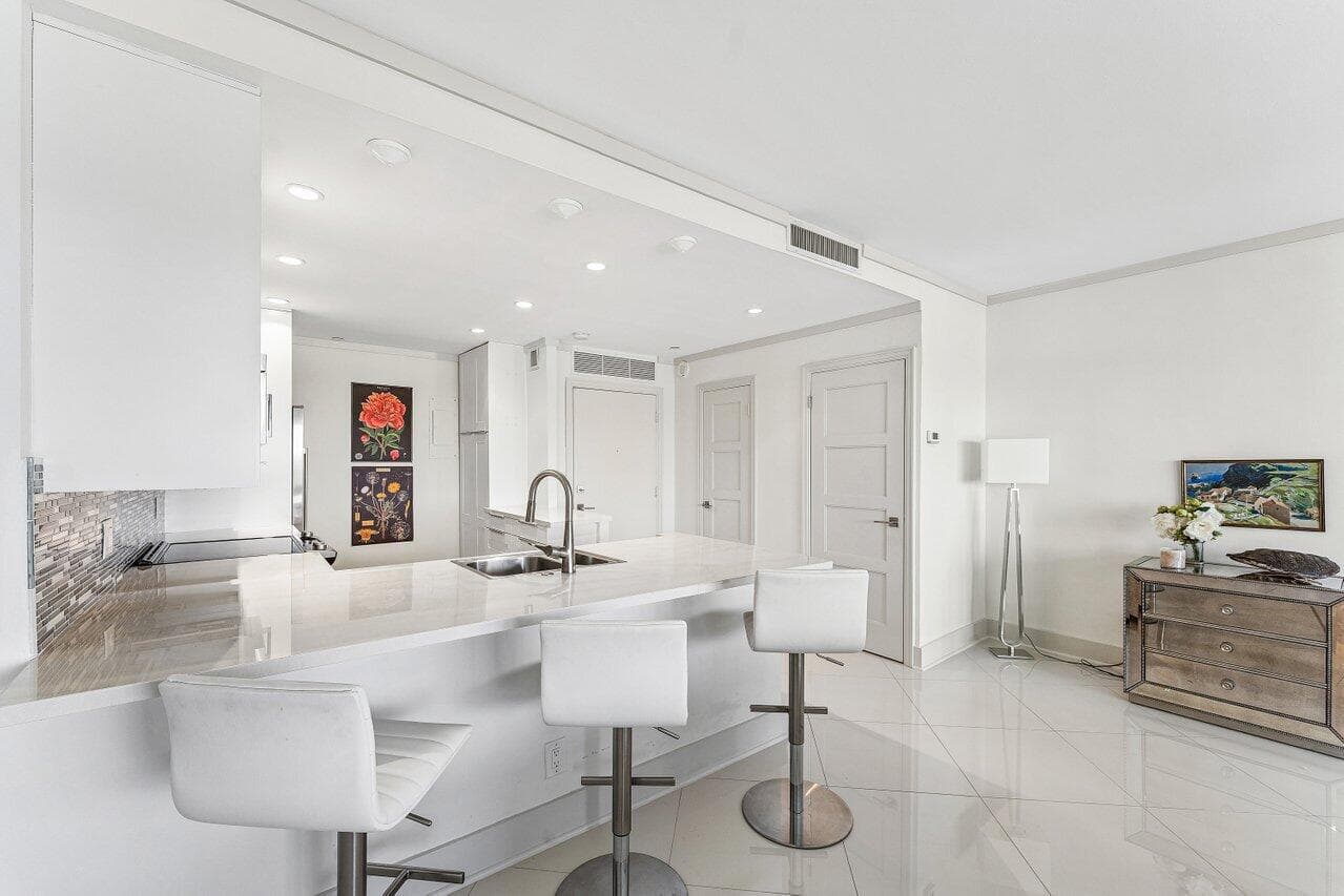 701 E Camino Real Apt 9g, Boca Raton, FL 33432 — photo 11 of 55