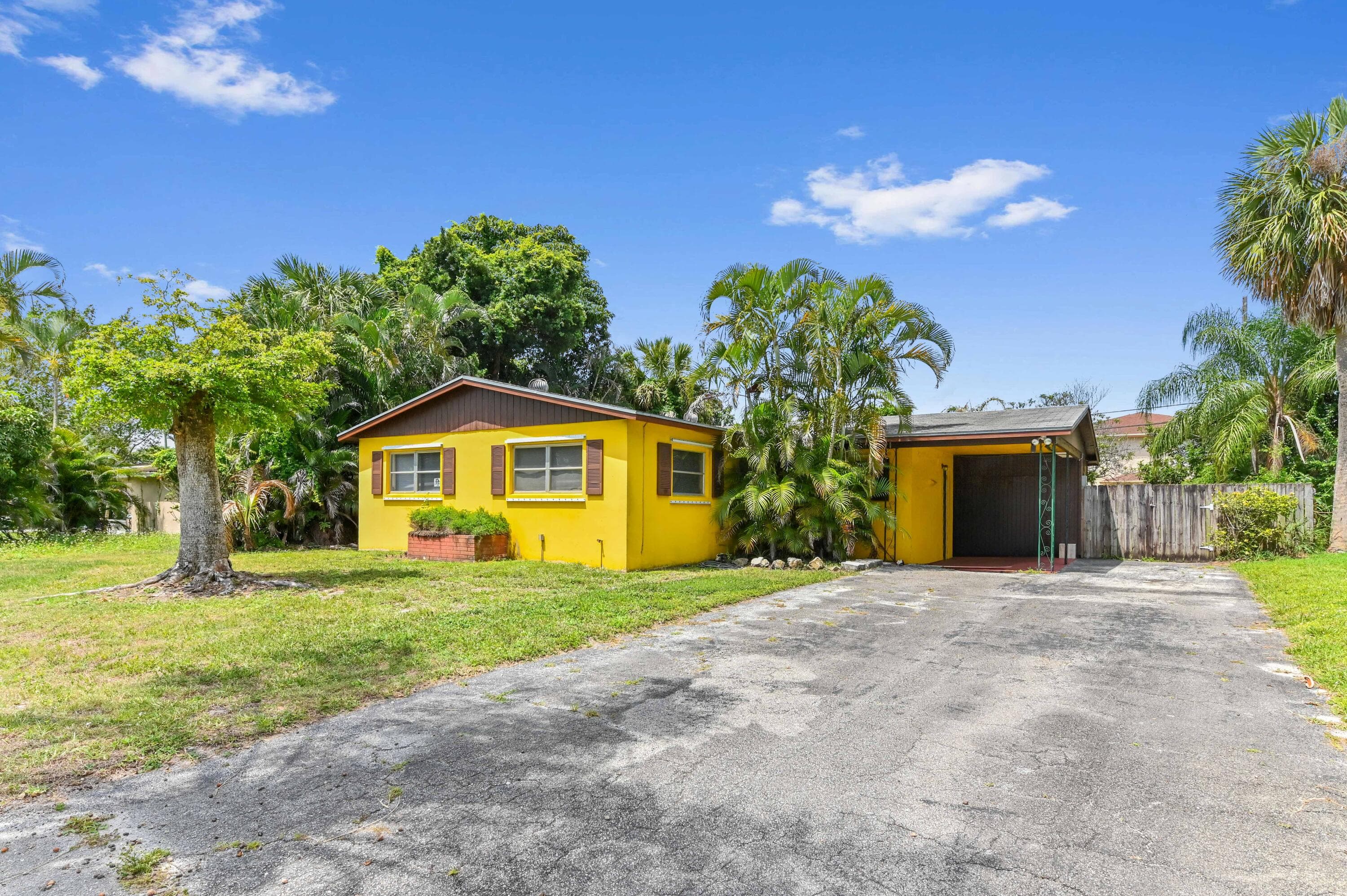 877 Sarazen Drive, Lake Belvedere Estates, FL 33413 — photo