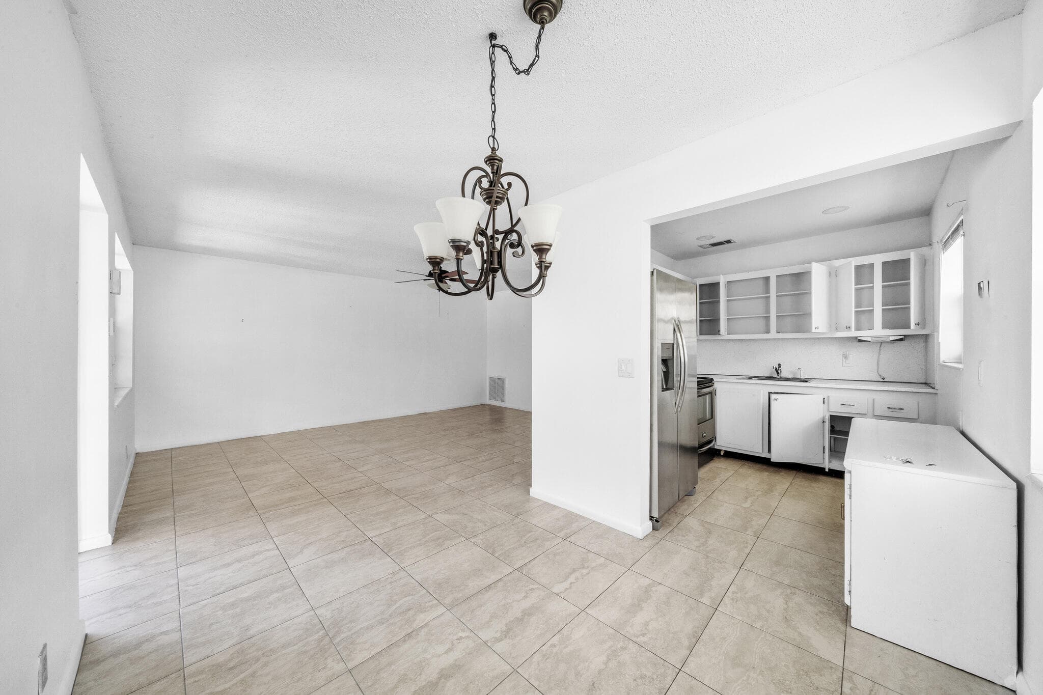 89 Canterbury D, West Palm Beach, FL 33417 — photo 5 of 34