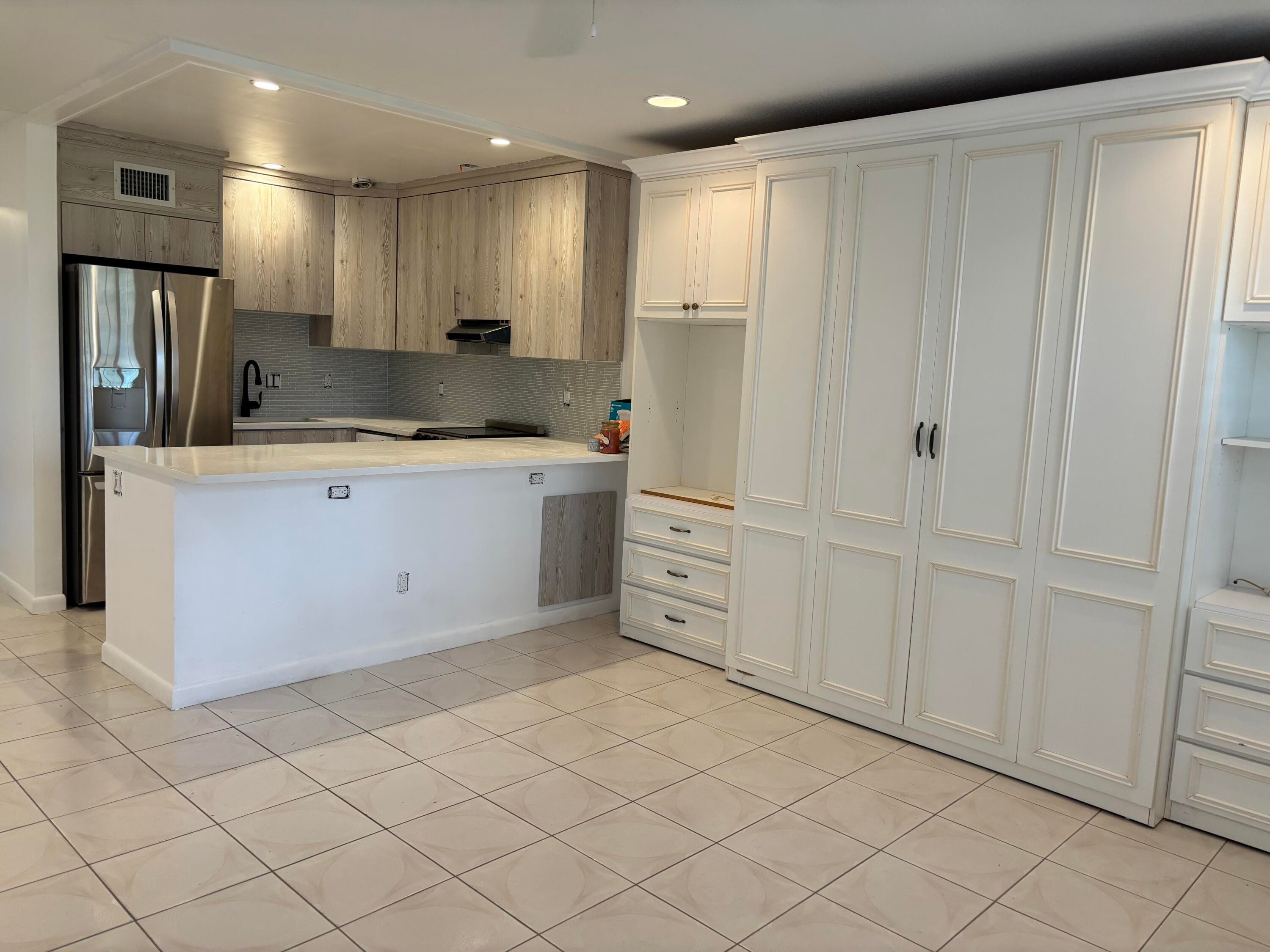 223 Coventry J 223, West Palm Beach, FL 33417 — photo 1 of 16