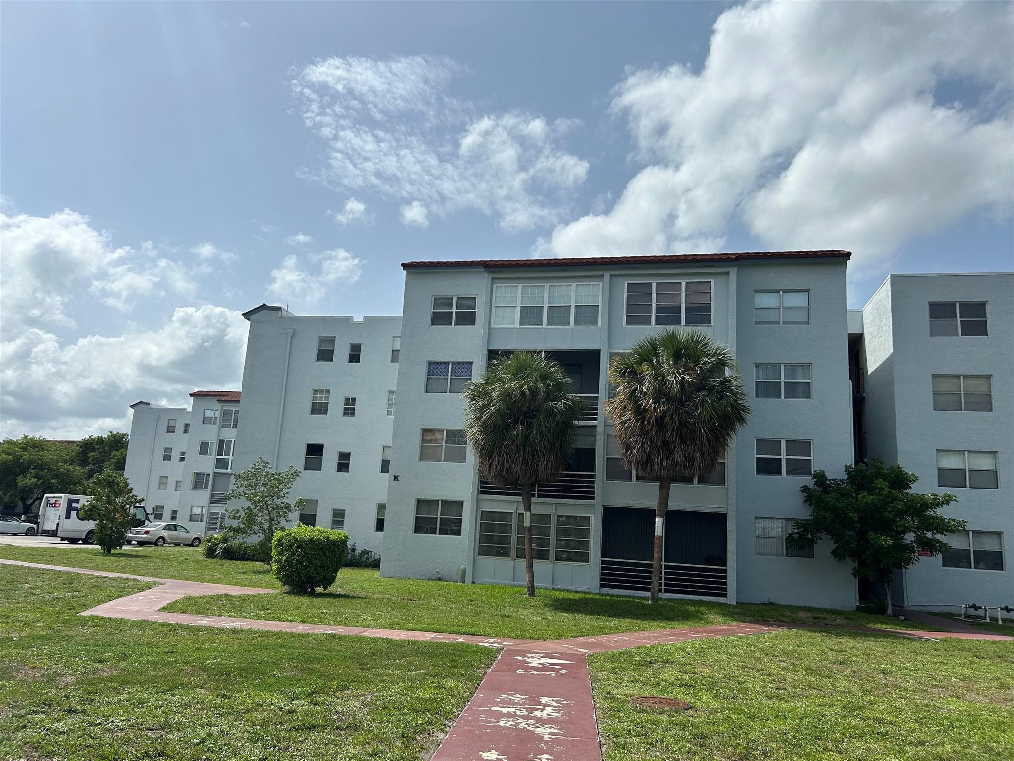 2860 Somerset Drive 311k, Lauderdale Lakes, FL 33311 — photo 1 of 47
