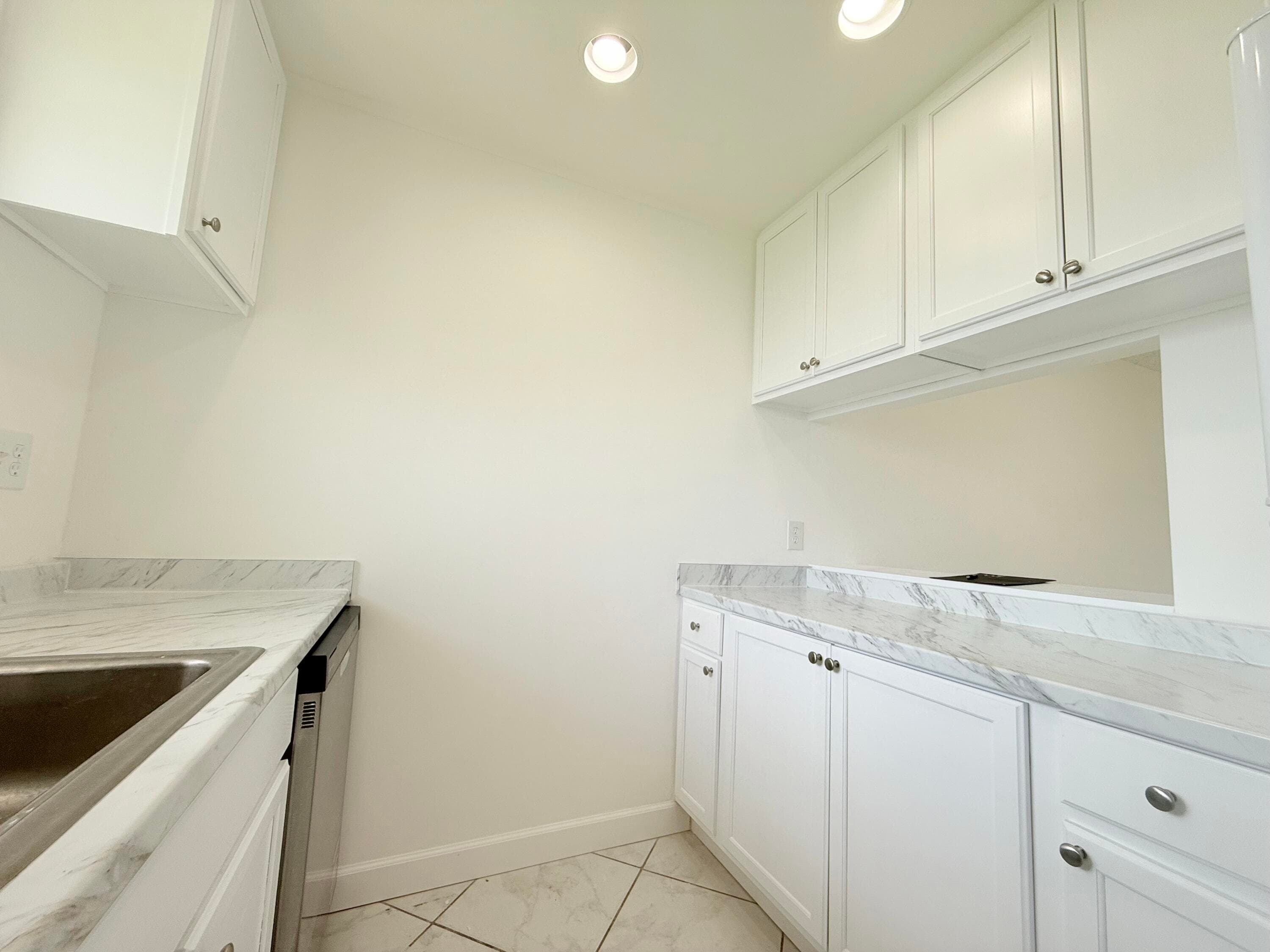6106 Forest Hill Boulevard 204, West Palm Beach, FL 33415 — photo 5 of 18