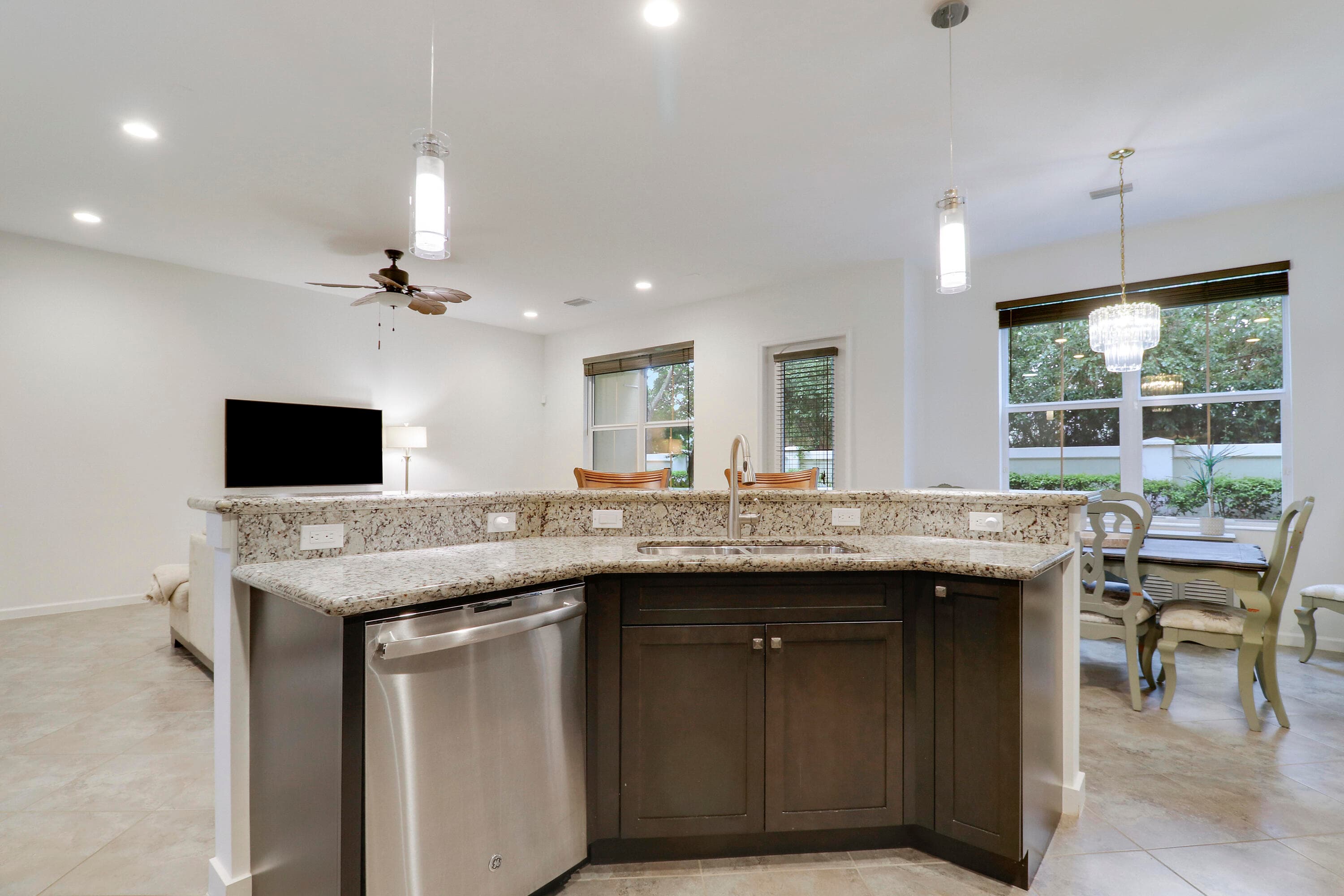 5242 Cambridge Court, Palm Beach Gardens, FL 33418 — photo 10 of 39