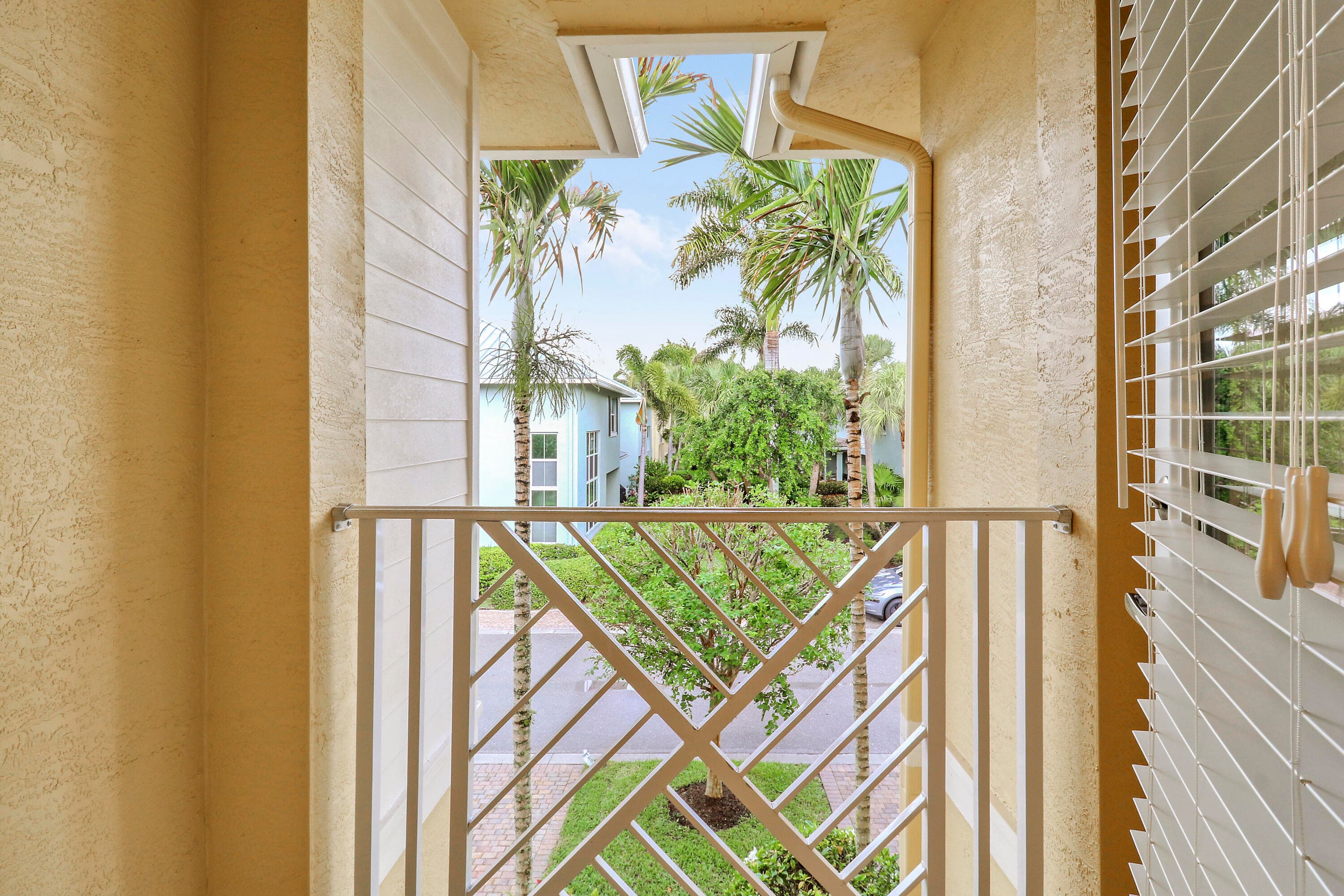 5242 Cambridge Court, Palm Beach Gardens, FL 33418 — photo 17 of 39
