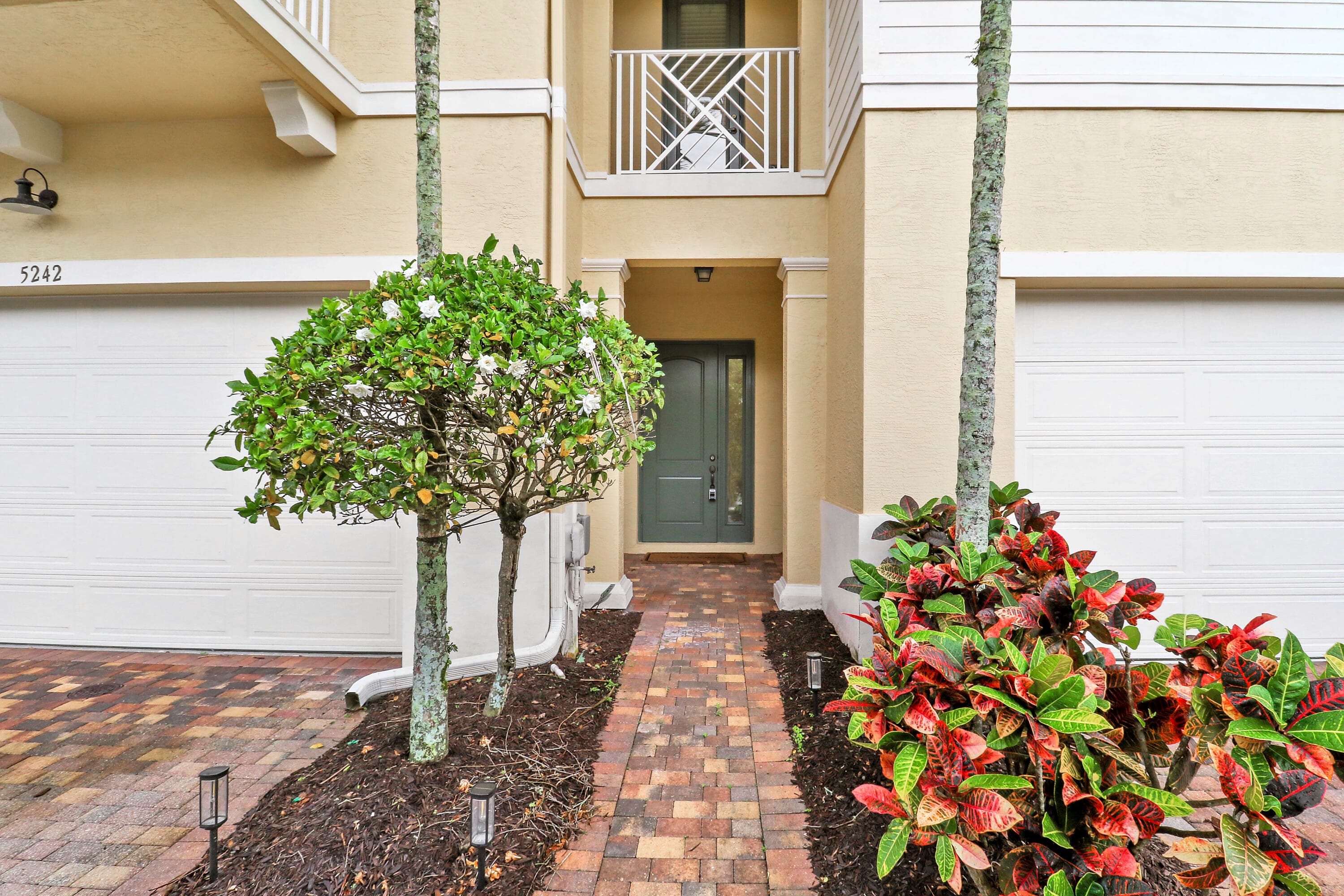 5242 Cambridge Court, Palm Beach Gardens, FL 33418 — photo 2 of 39
