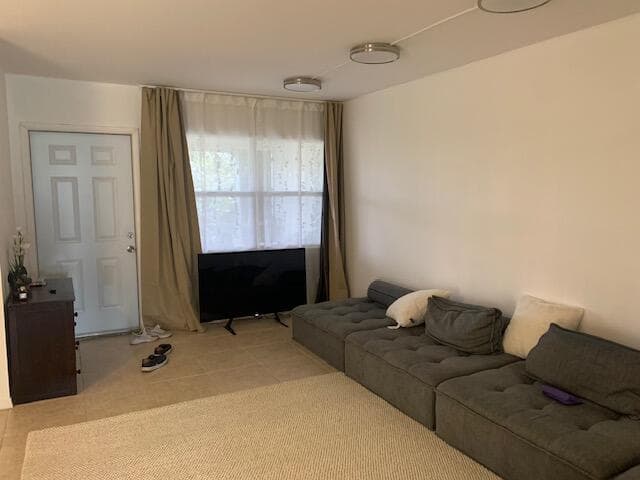 270 Layne Boulevard 308, Hallandale Beach, FL 33009 — photo 5 of 18