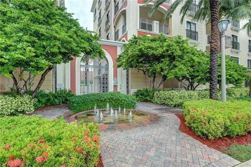 2409 N Ocean Boulevard 427, Fort Lauderdale, FL 33305 — photo 2 of 26