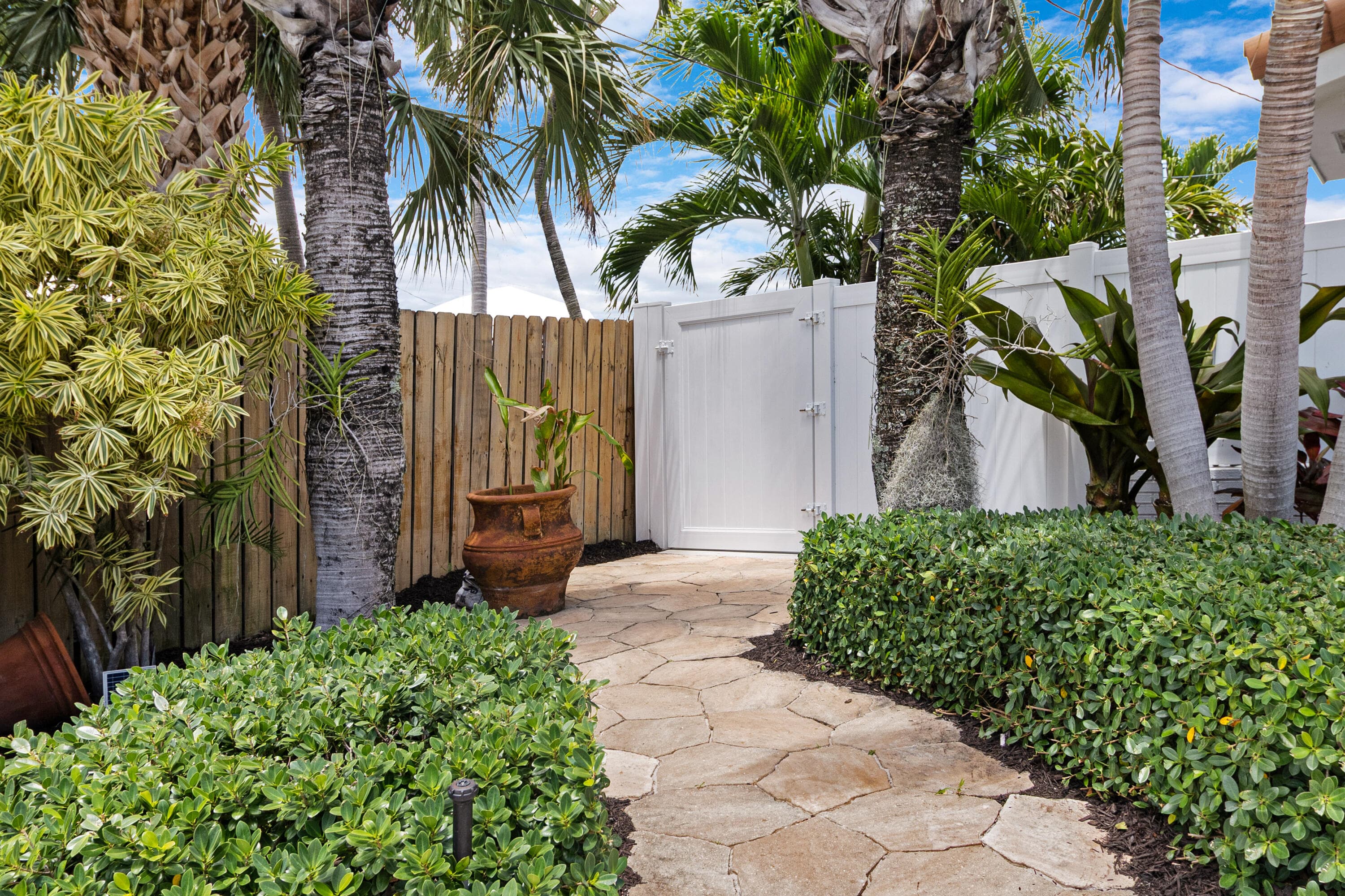 2031 NE 62nd Court, Fort Lauderdale, FL 33308 — photo 37 of 60