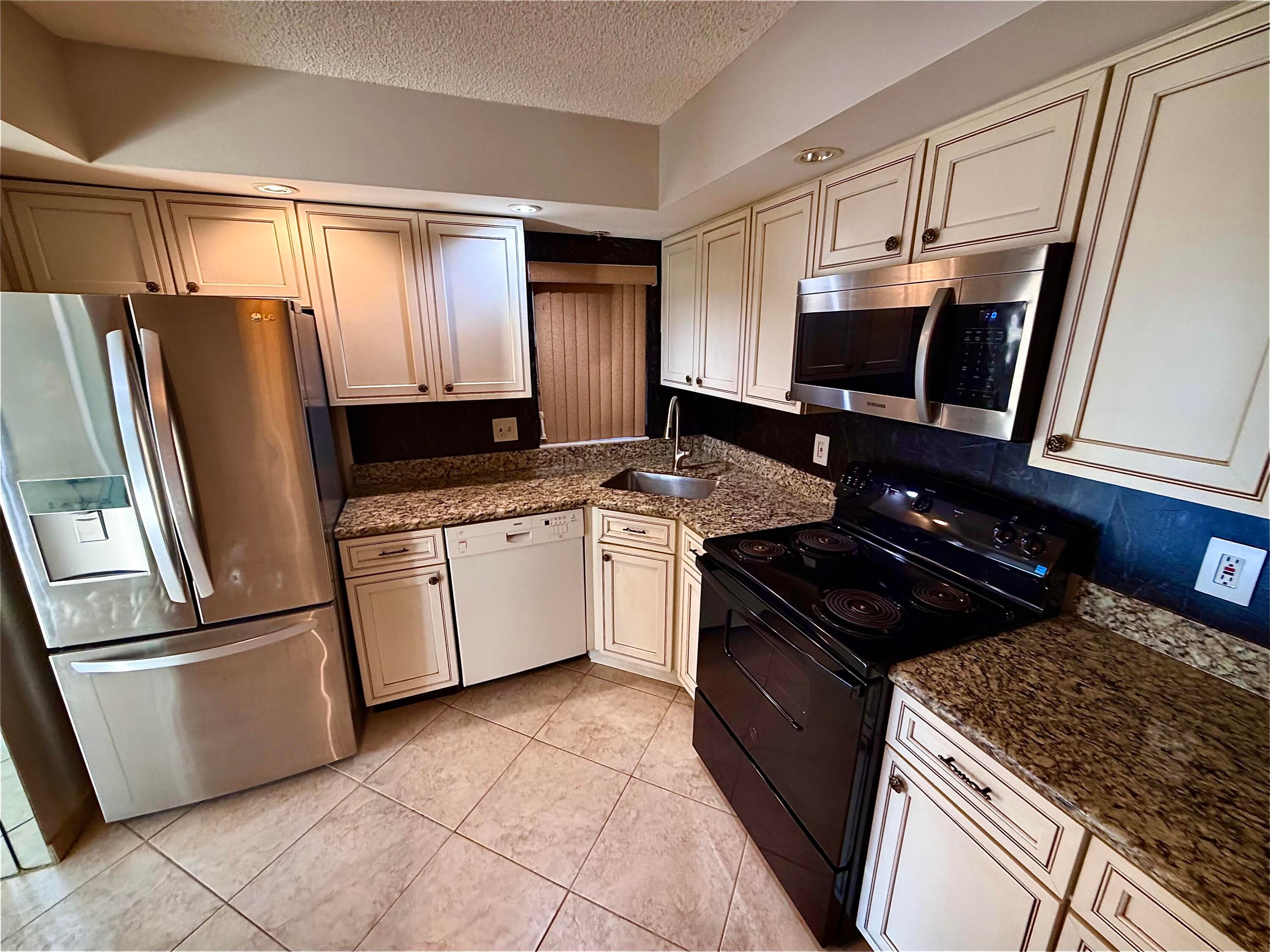 8657 W Boca Glades Blvd Boulevard W C, Boca Raton, FL 33434 — photo 10 of 22