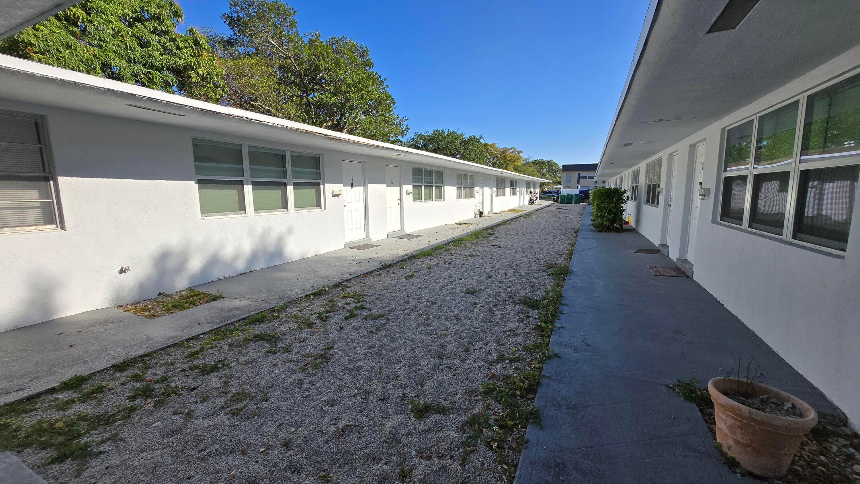 2501 Pierce Street 6, Hollywood, FL 33020 — photo 9 of 10