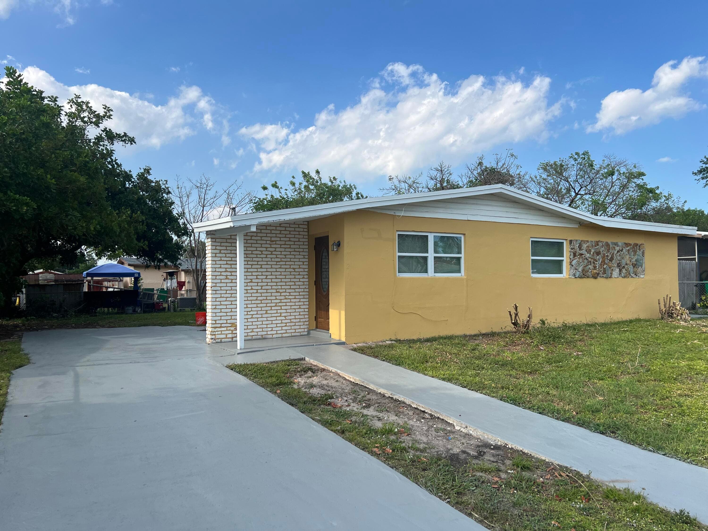 5721 SW 38th Street, Davie, FL 33314 — photo 2 of 16