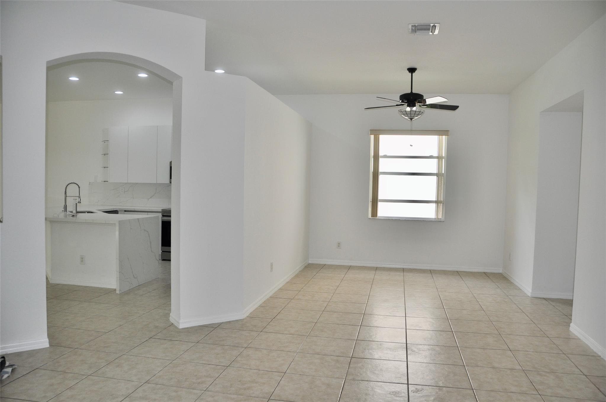 19496 S Whitewater Avenue, Weston, FL 33332 — photo 5 of 33