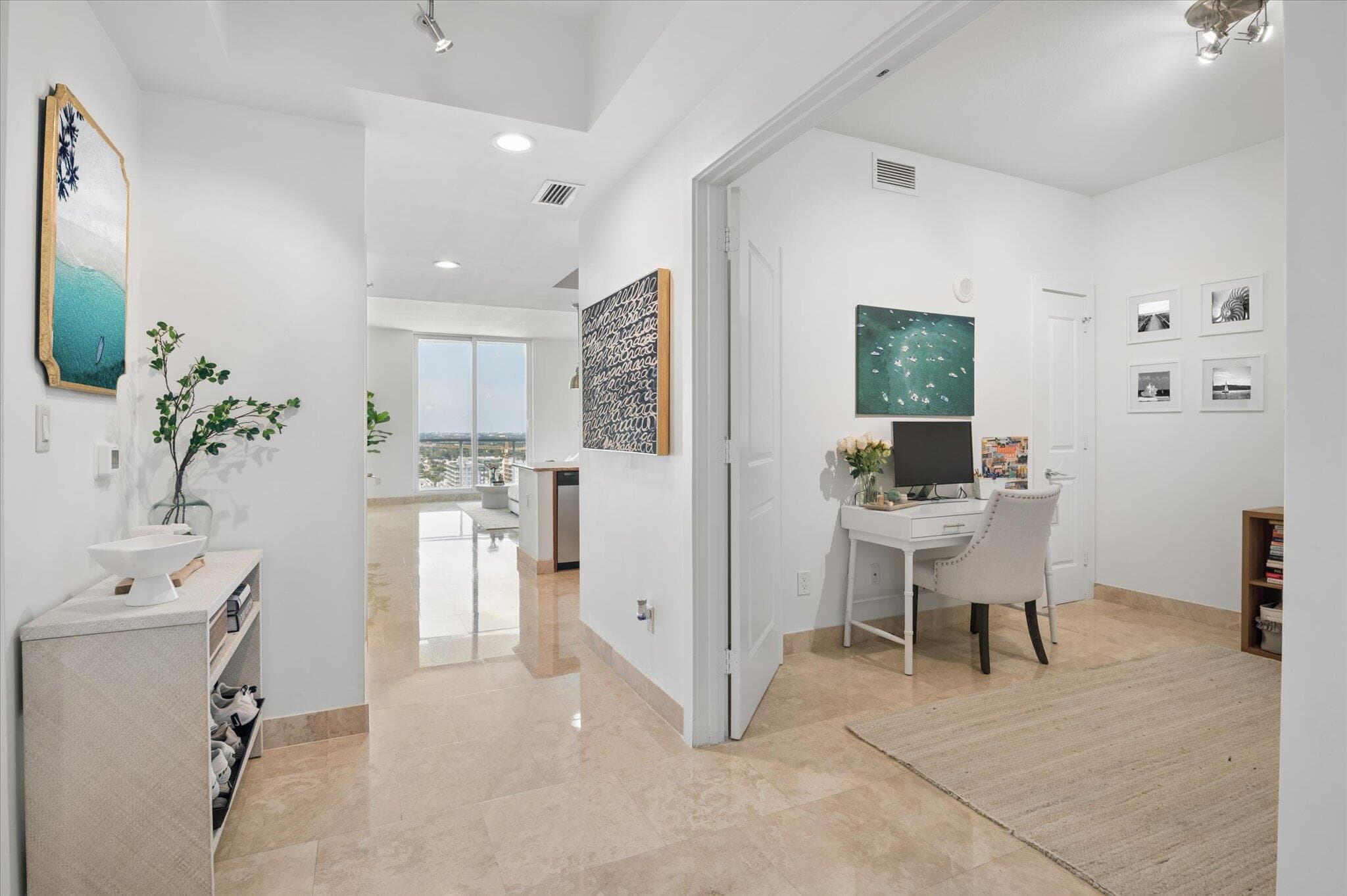 315 NE 3rd Avenue 2108, Fort Lauderdale, FL 33301 — photo 1 of 23