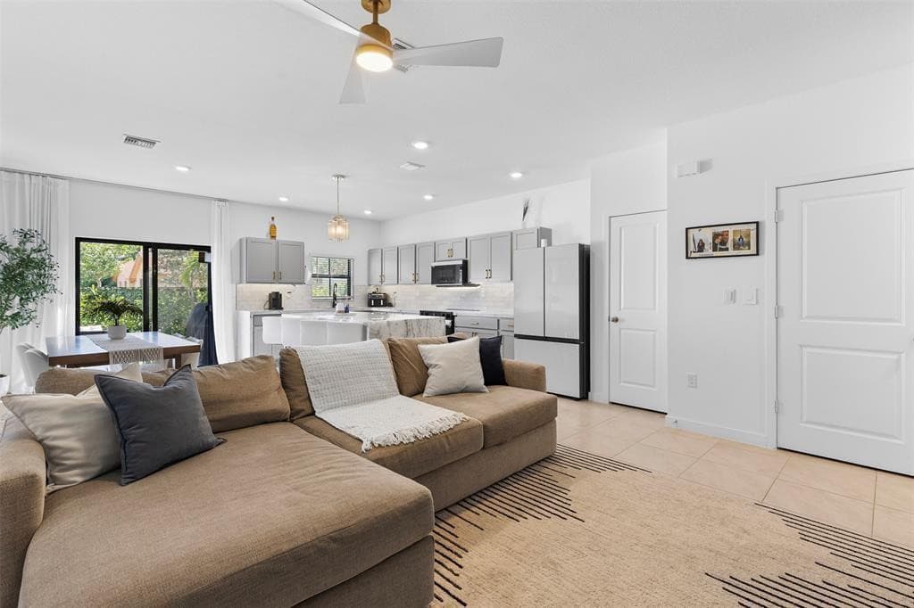 884 NW 3rd Terrace, Pompano Beach, FL 33060 — photo 11 of 34