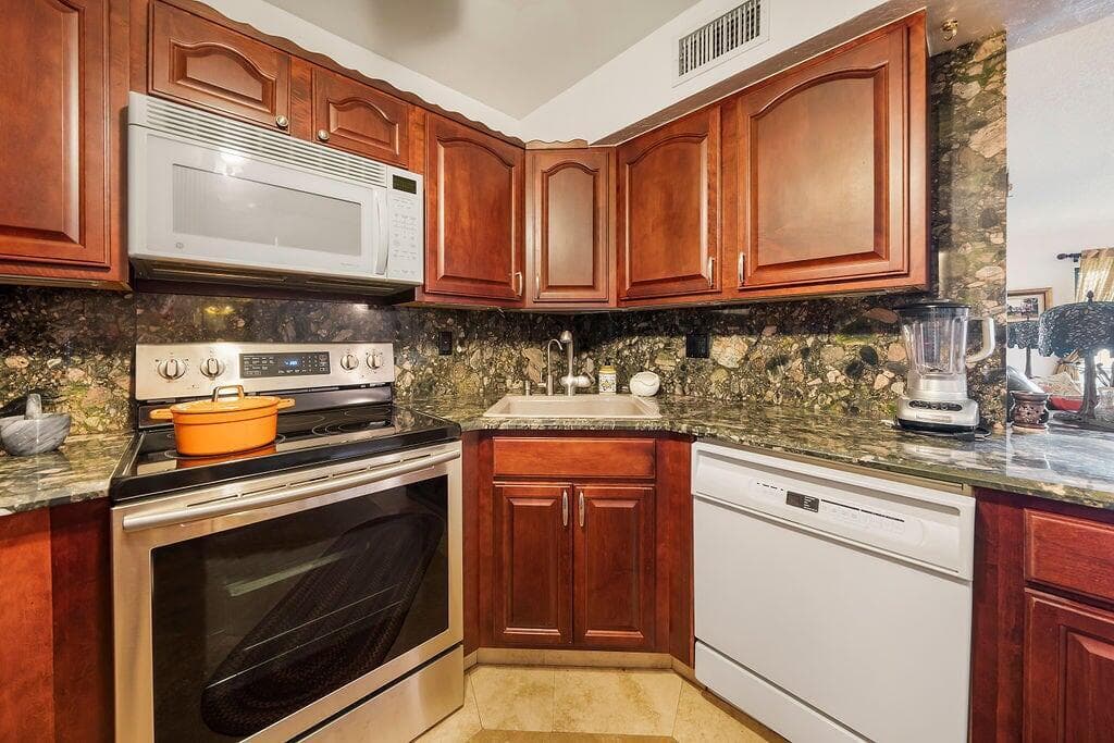 9900 Pineapple Tree Drive 106, Boynton Beach, FL 33436 — photo 3 of 22