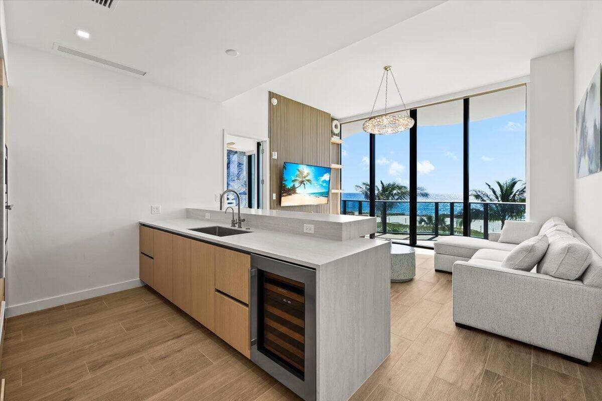 900 N Ocean Boulevard 305, Pompano Beach, FL 33062 — photo 11 of 49