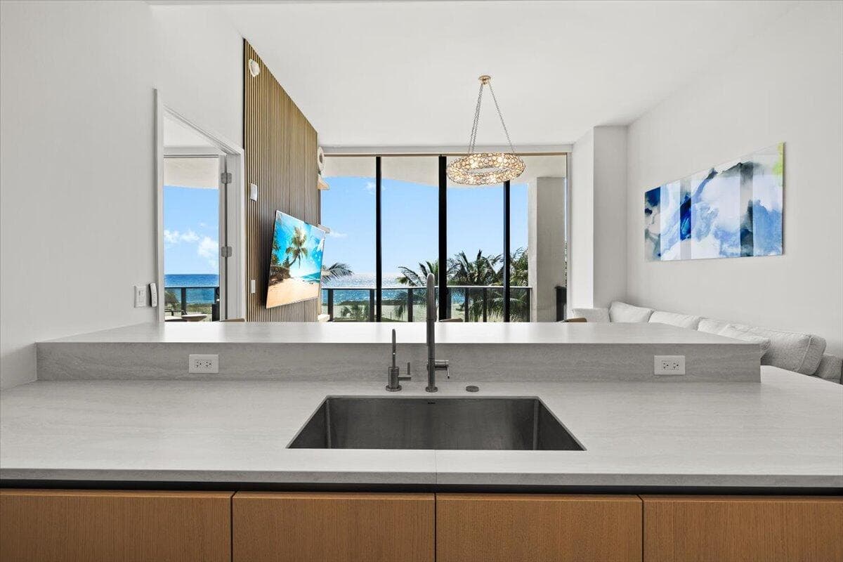 900 N Ocean Boulevard 305, Pompano Beach, FL 33062 — photo 16 of 49