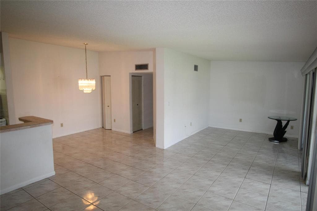 9728 S Belfort Circle 206, Tamarac, FL 33321 — photo 5 of 10