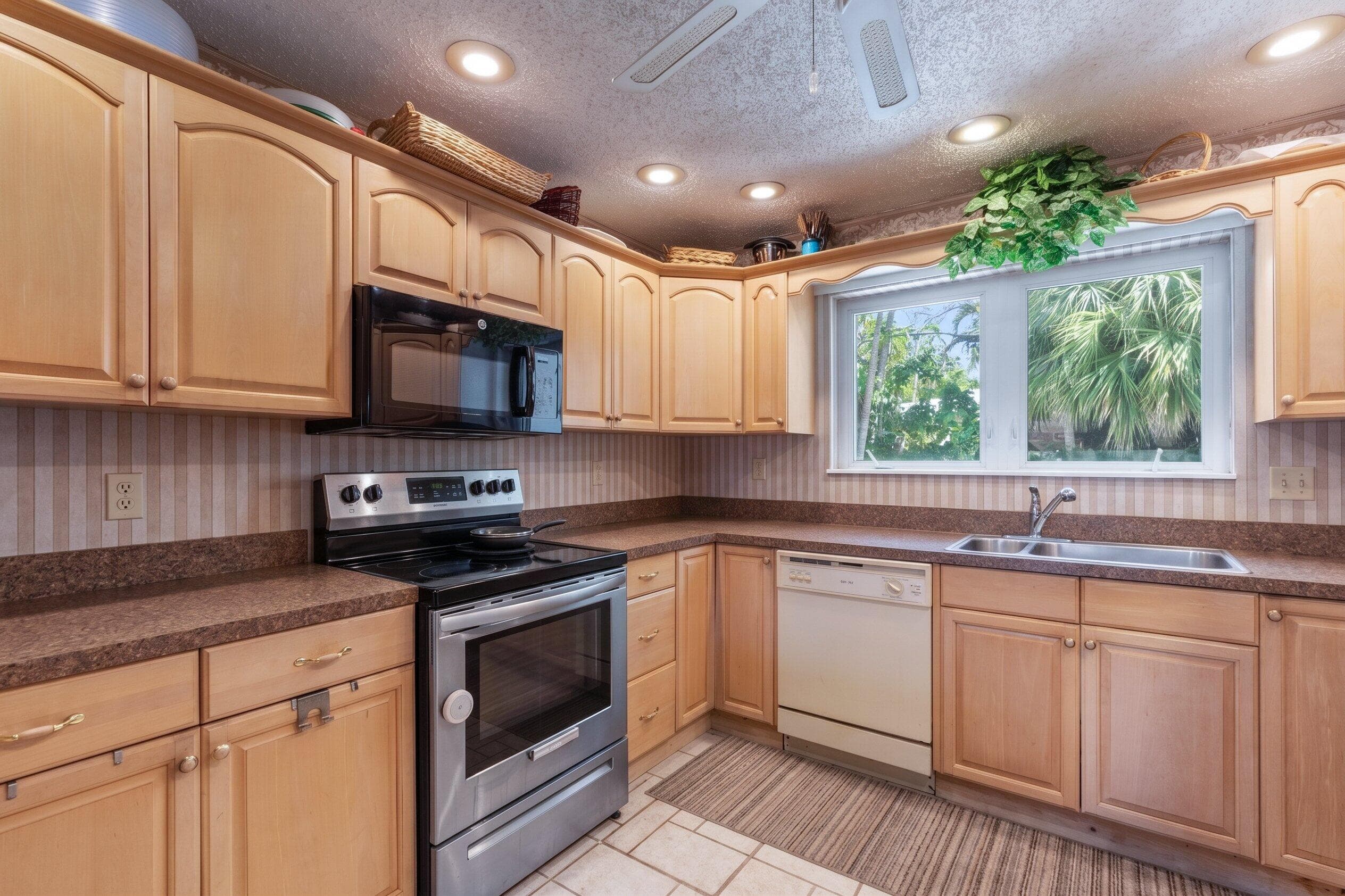 1166 Beach Road, Singer Island, FL 33404 — photo 25 of 42