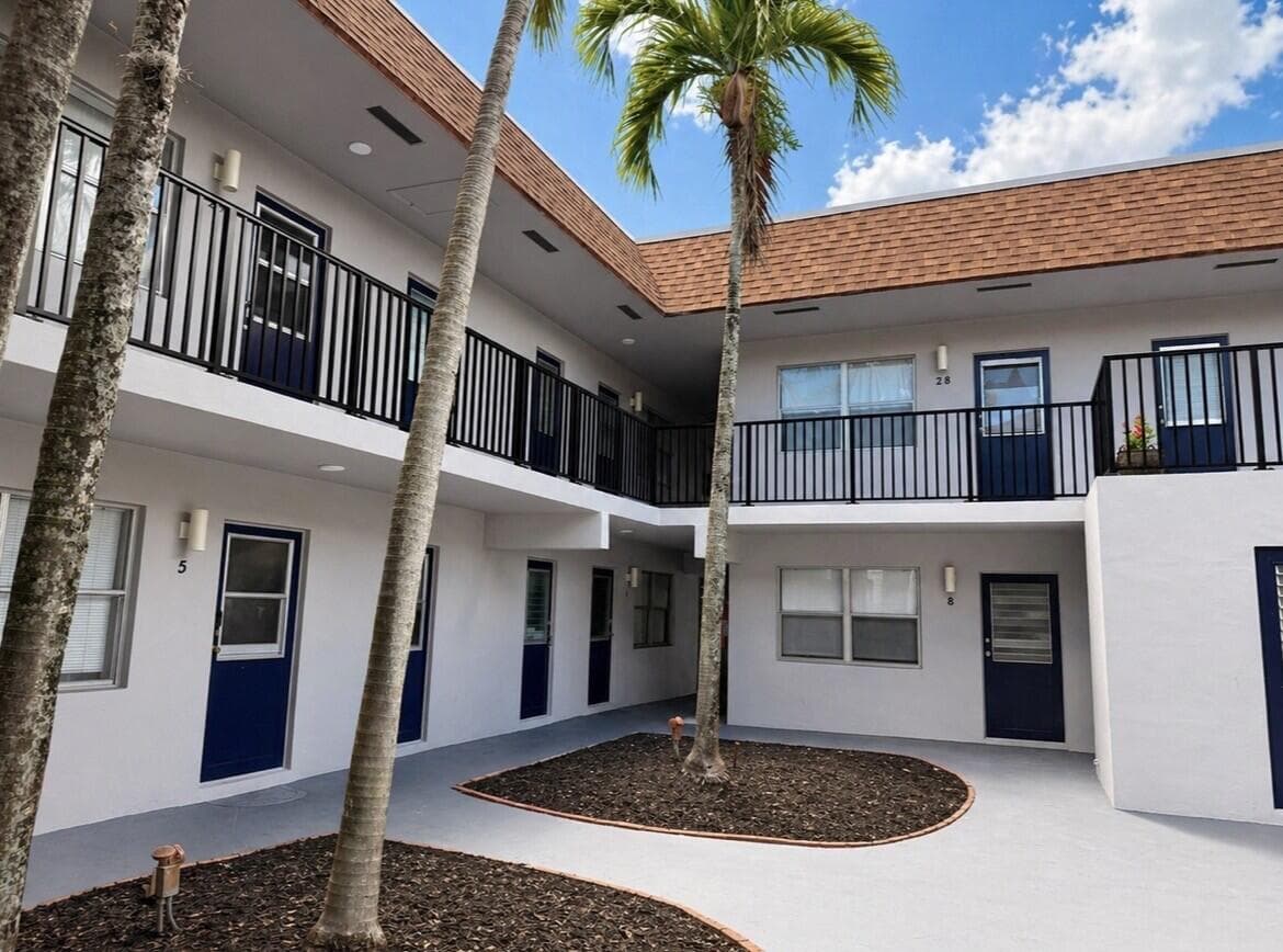260 NW 19th Street 27, Boca Raton, FL 33432 — photo 1 of 18