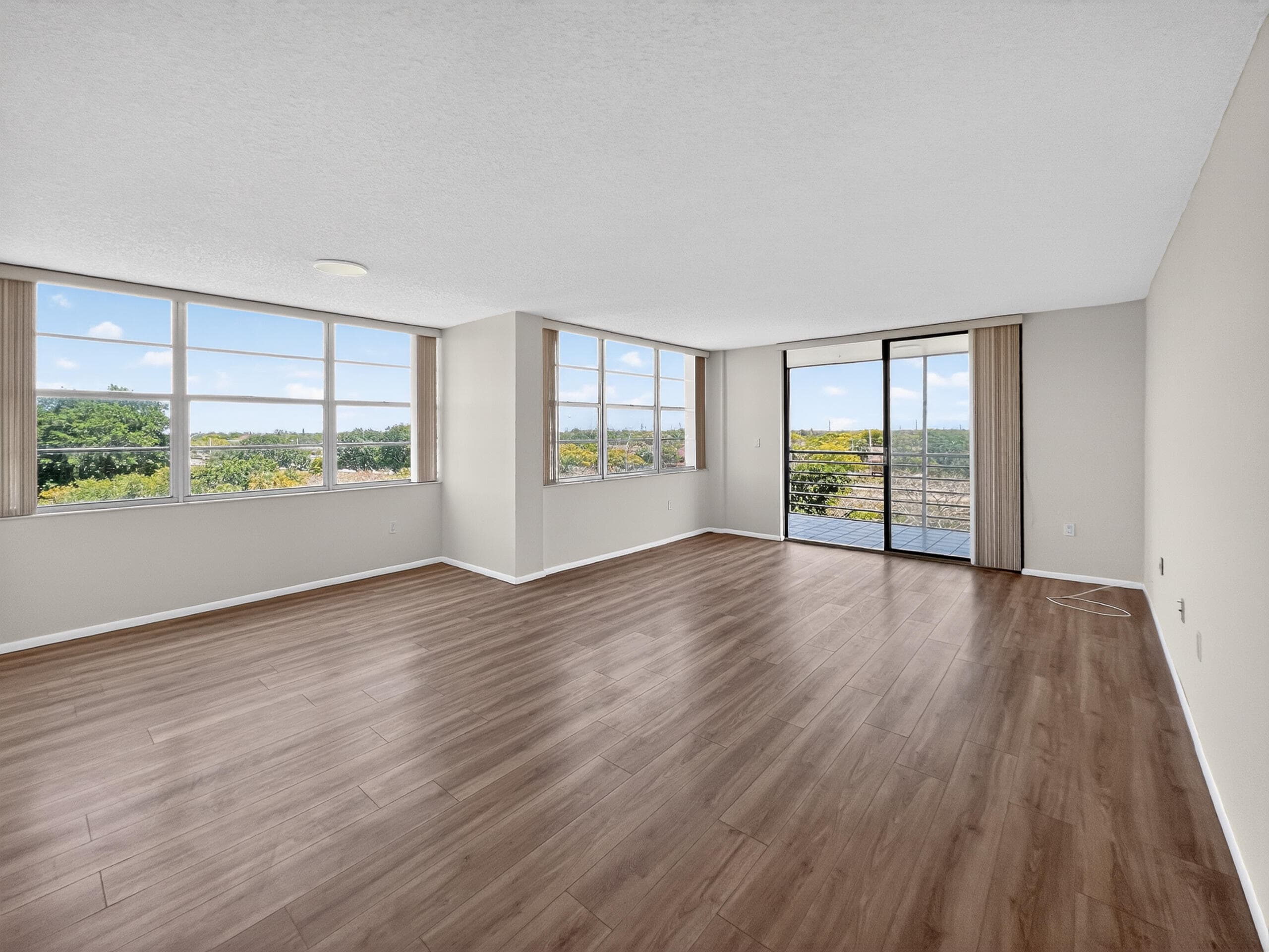 1200 Saint Charles Place 619, Pembroke Pines, FL 33026 — photo 2 of 55