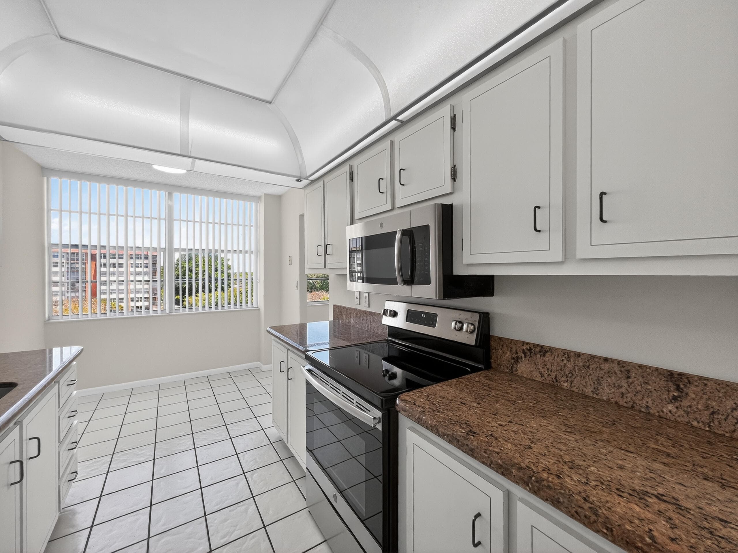 1200 Saint Charles Place 619, Pembroke Pines, FL 33026 — photo 5 of 55