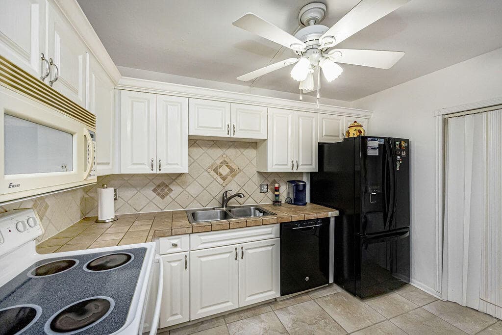 4740 Suburban Pines Drive, Greenacres, FL 33463 — photo 25 of 52
