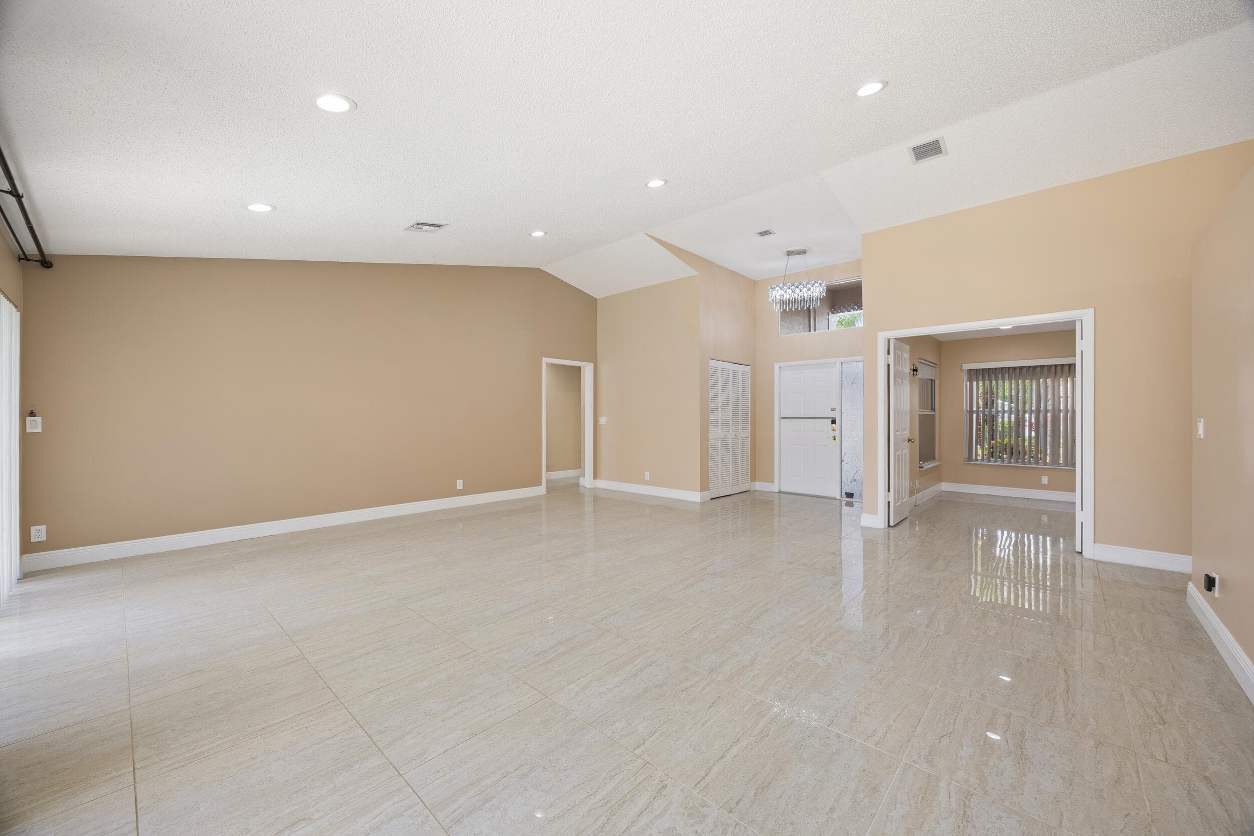 4720 NW 7th Street, Deerfield Beach, FL 33442 — photo 9 of 69
