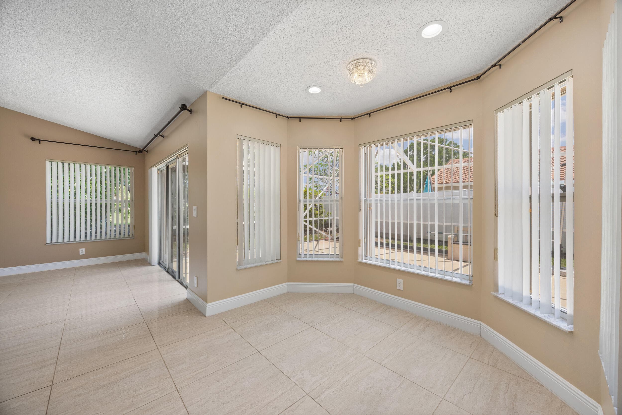 4720 NW 7th Street, Deerfield Beach, FL 33442 — photo 19 of 69