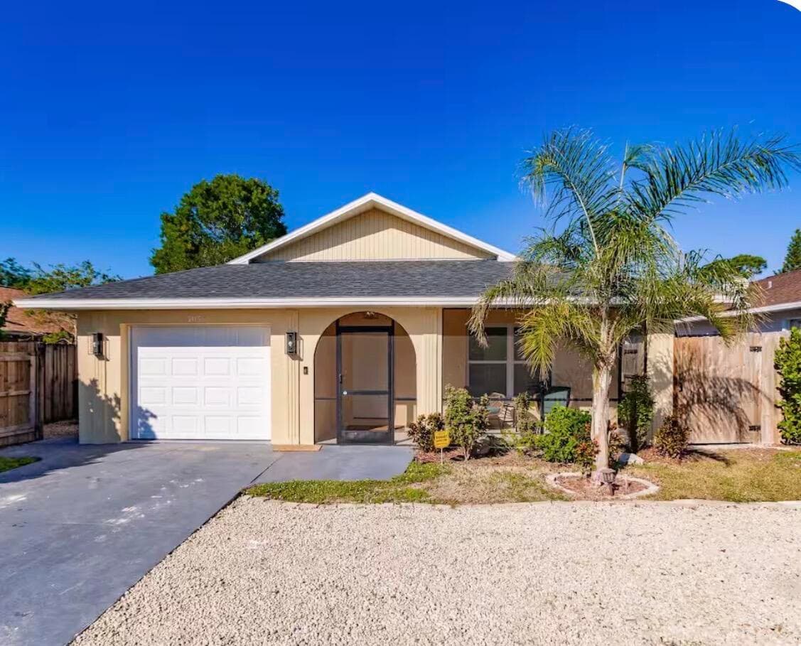 705 N 103rd Ave Avenue N, Naples, FL 34108 — photo 4 of 10
